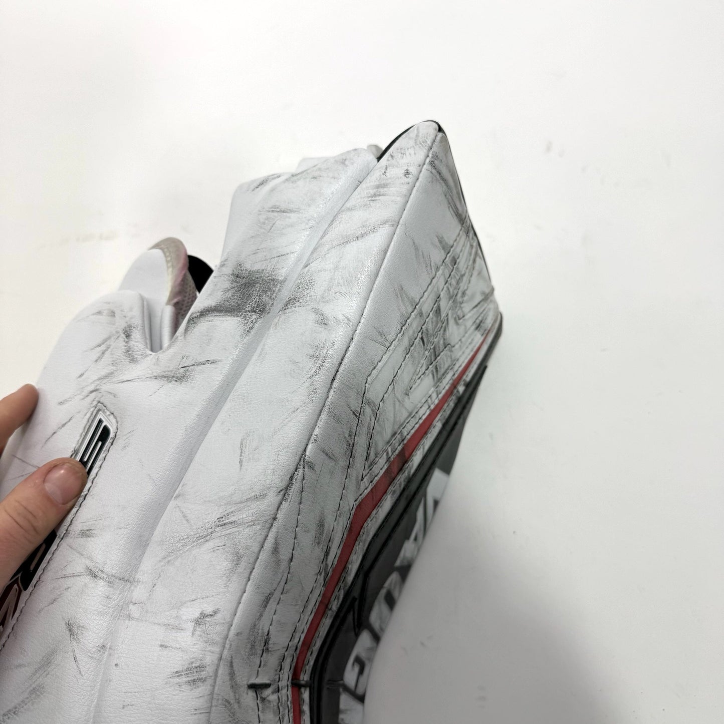 Used Chicago Blackhawks Regular Vaughn SLR4 Blocker Blocker | Arvid Soderblom | BH379 - Top Flight Hockey