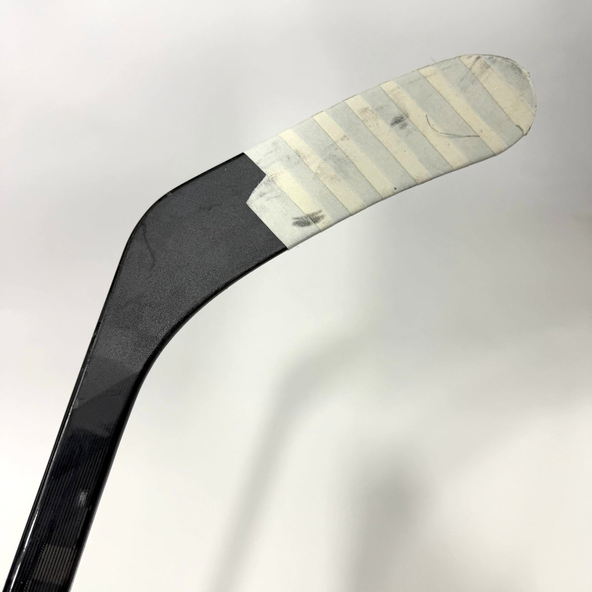 Used Right CCM Jetspeed FT7 Pro | 95 Flex P28M Curve Grip | AB434