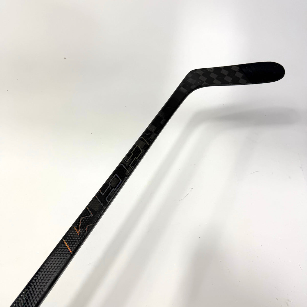 Used Right CCM Tacks XF Ghost | 75 Flex P28M Curve Grip | AB186 - Top Flight Hockey