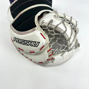 Used White Passau Goalie Glove | Full Right | 580 Break