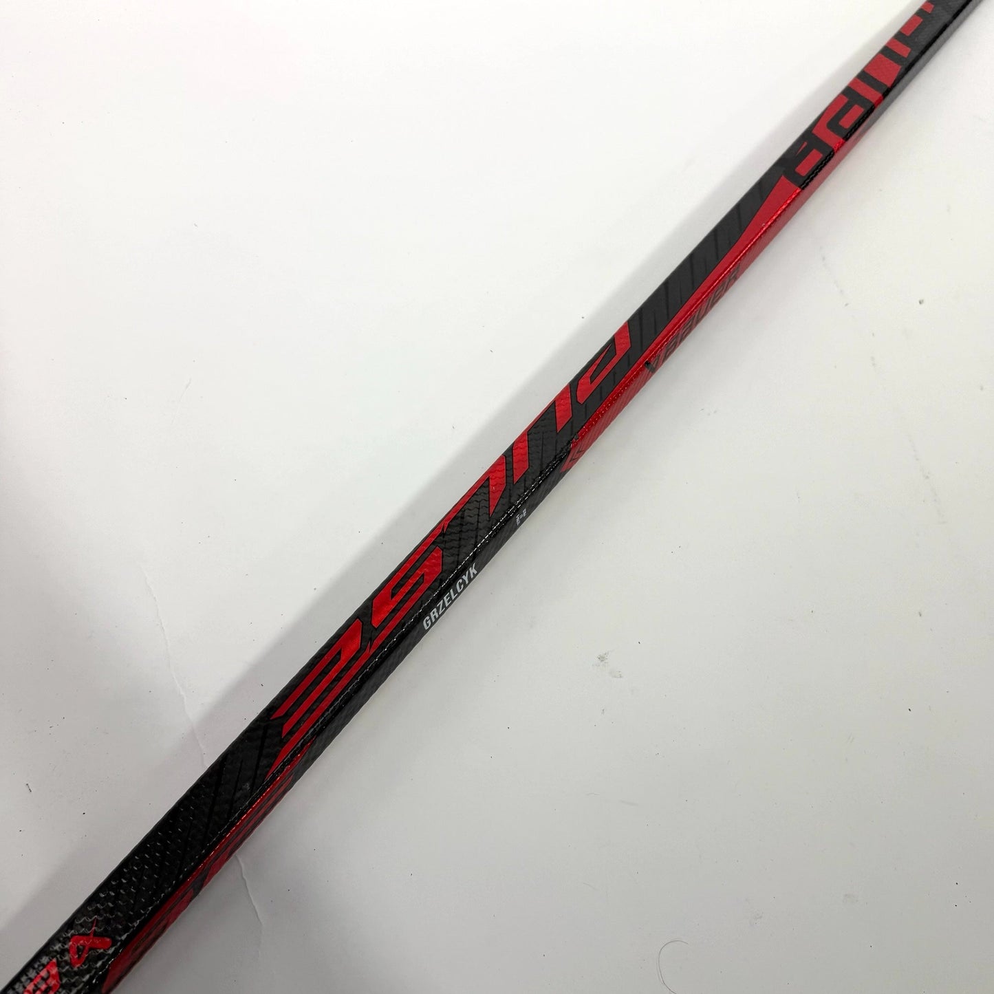 Used Left Red Bauer Pulse | 87 Flex P28 Curve Grip | Matt Gryzelcyk | BH135