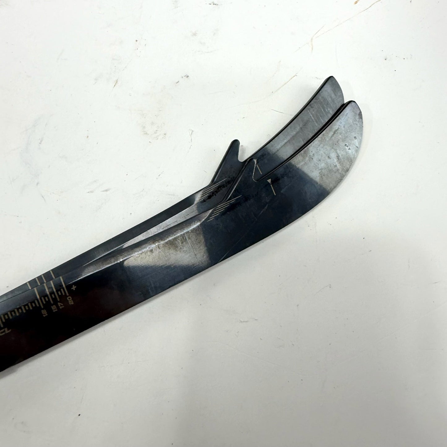 Used Bauer Fly-ti Steel Chicago Blackhawks #55 | 288mm | BH347
