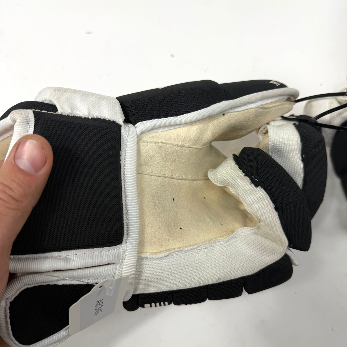 New Black and White Vic 234 Gloves | 14" | AB346