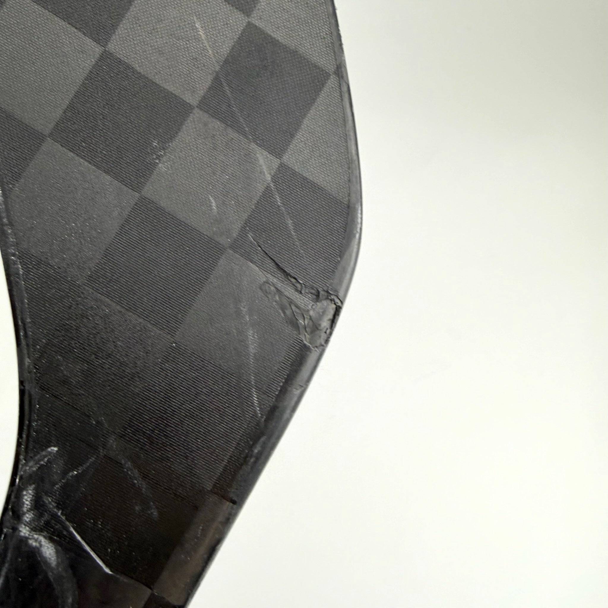 Used Left Red Bauer Flylite | 87 Flex P28M Curve Grip | J566 - Top Flight Hockey