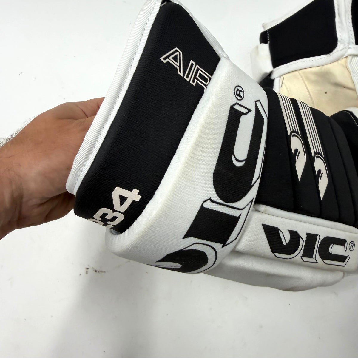 New Black and White Vic 234 Gloves | 14" | AB346
