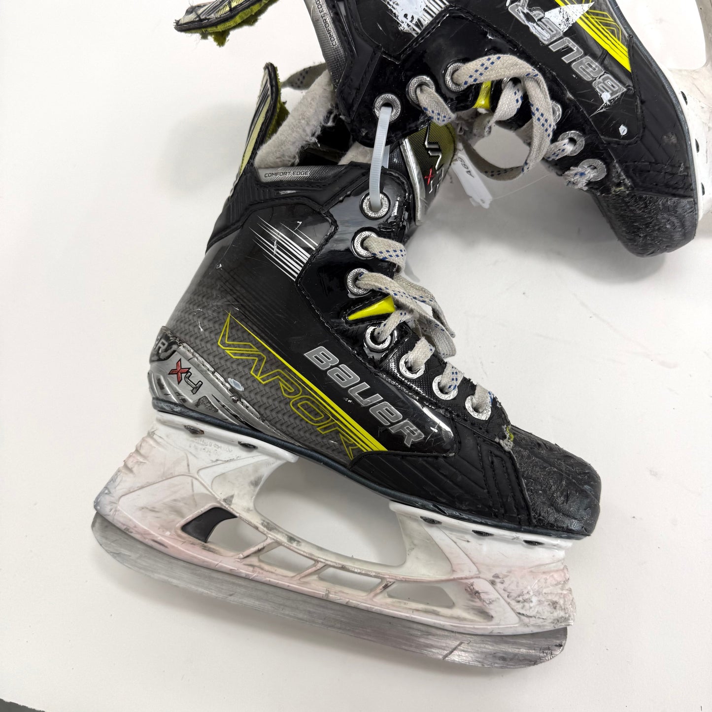 Used Bauer Vapor X4 Skates | 1.5D | A69