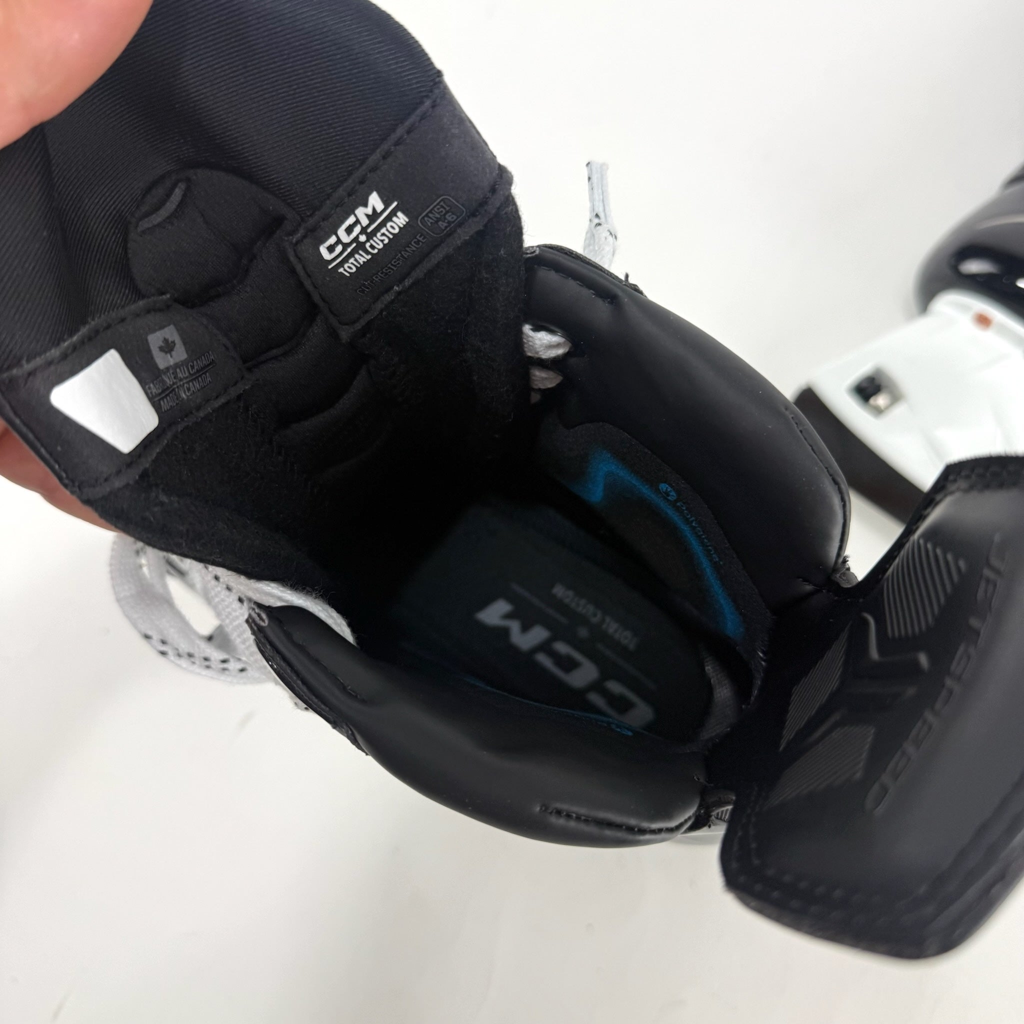 Brand New CCM Ft8 Pro Skates - Size 7d - Reload Holders with BlackSteel - Item#E599 - Top Flight Hockey