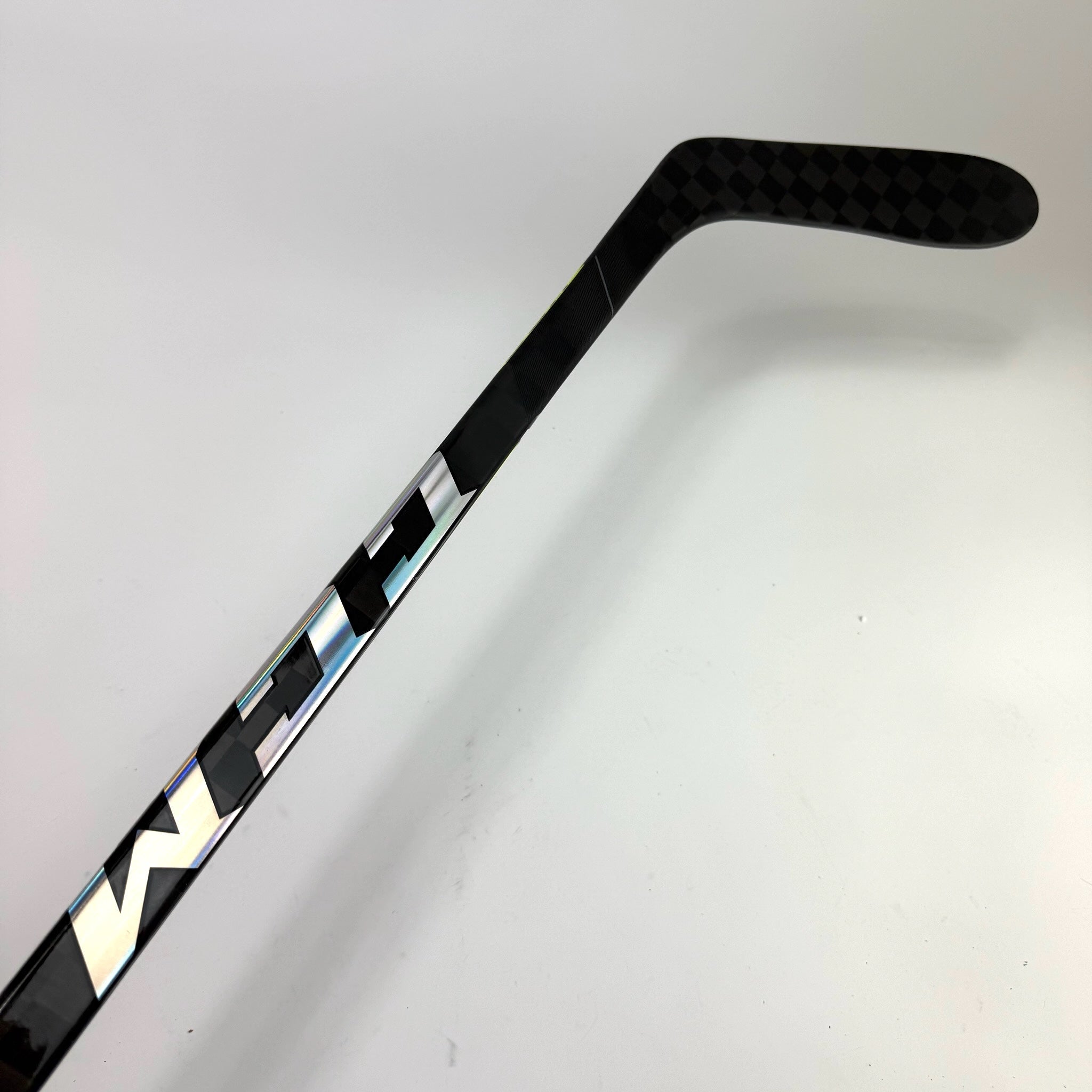 New Right CCM Super Tacks AS3 Pro | 85 Flex P28 Curve Grip | J778 - Top Flight Hockey