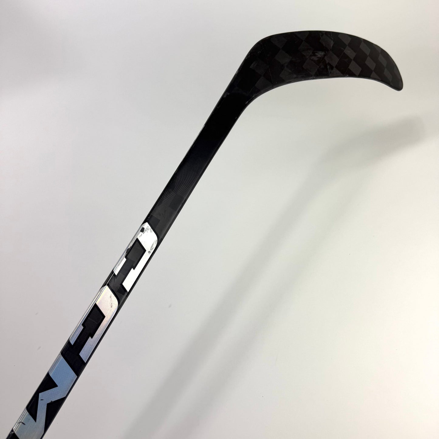 Used Left Blue CCM Jetspeed FT8 Pro | 75 Flex P92M Curve Grip | A458 - Top Flight Hockey