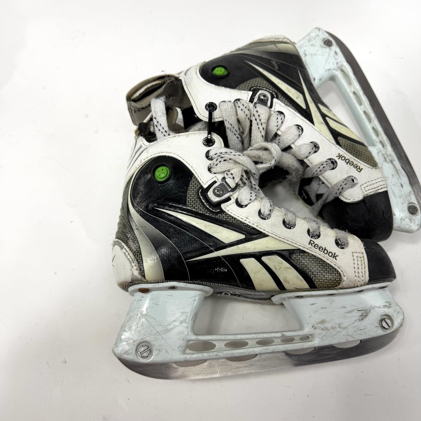 Used White Reebok 6K Skates | Size 3 D | AB488