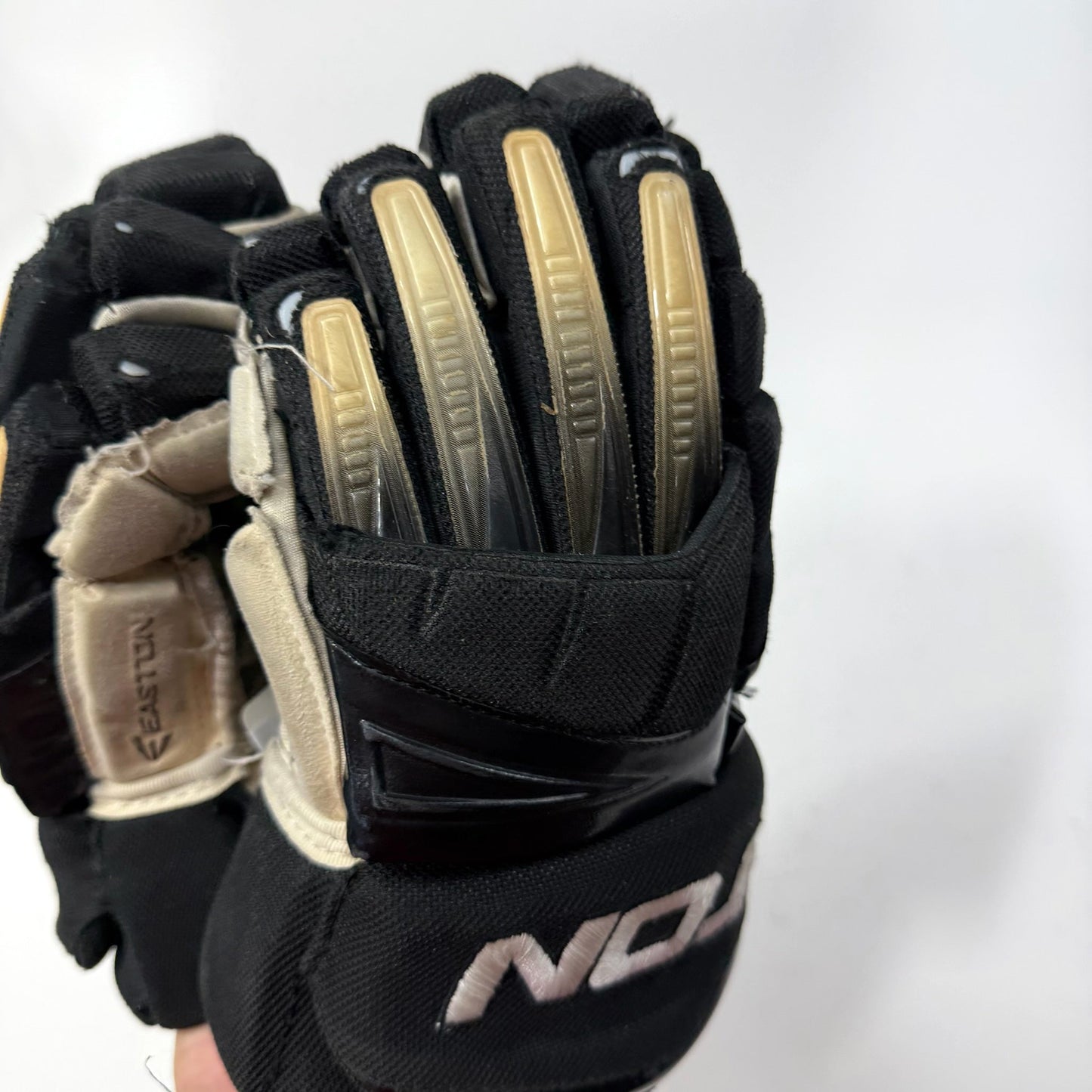 Used Black Easton Mako Gloves | 12" | AB498