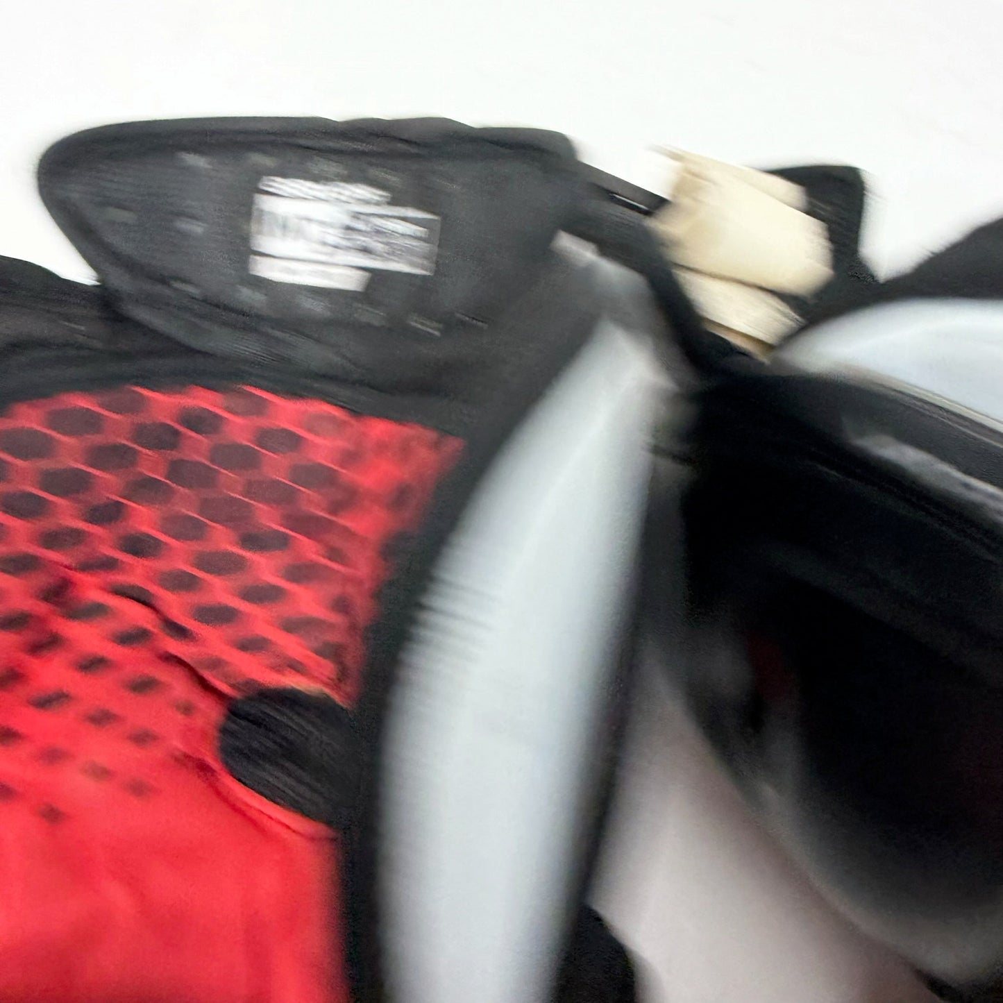 Used Bauer Vapor Hyperlite Shin Guards | 14" INT | AB525