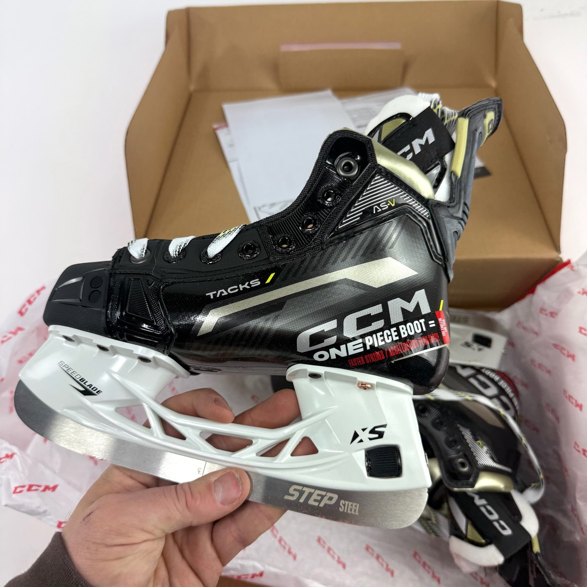 Brand New CCM Super Tacks AS-V Skates | Junior Size 1.5 Regular - #J727 - Top Flight Hockey