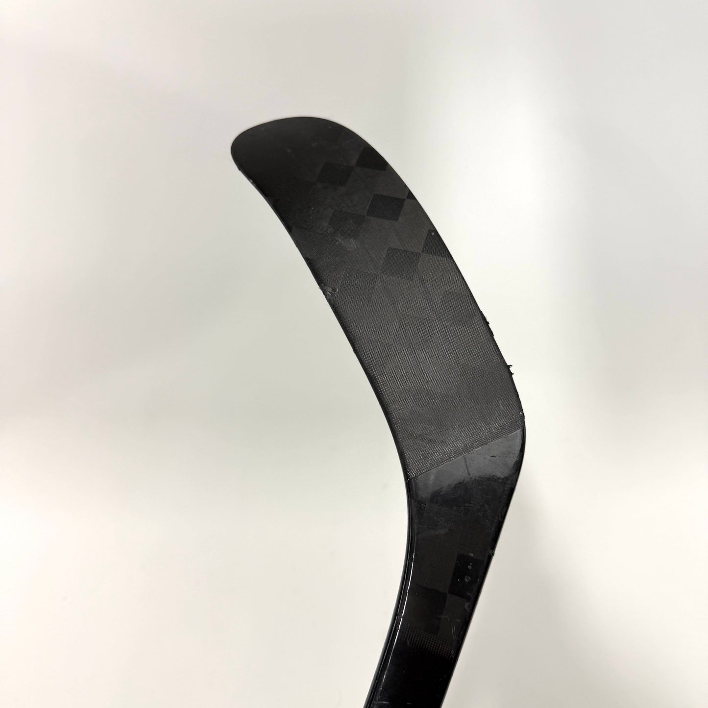 Used Right CCM Tacks XF Ghost | 75 Flex P28M Curve Grip | AB910