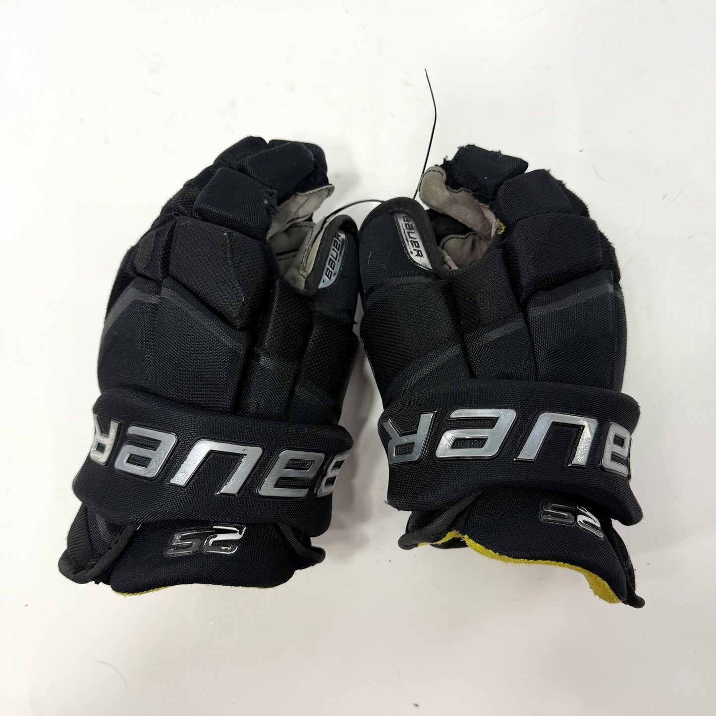 Used Black Bauer Supreme 2S Gloves | 13" | AB518