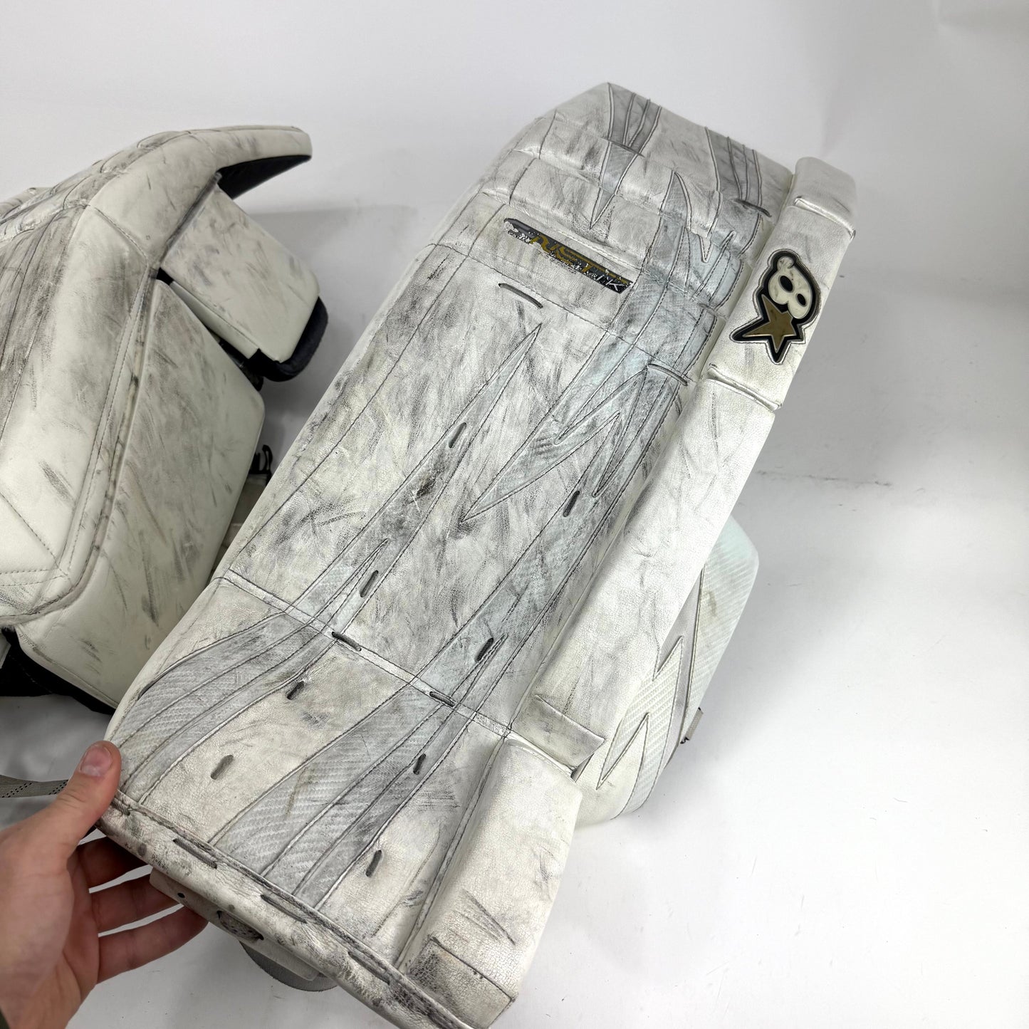 Used White Brian's Gnetik Goalie Pads | 35 +1"