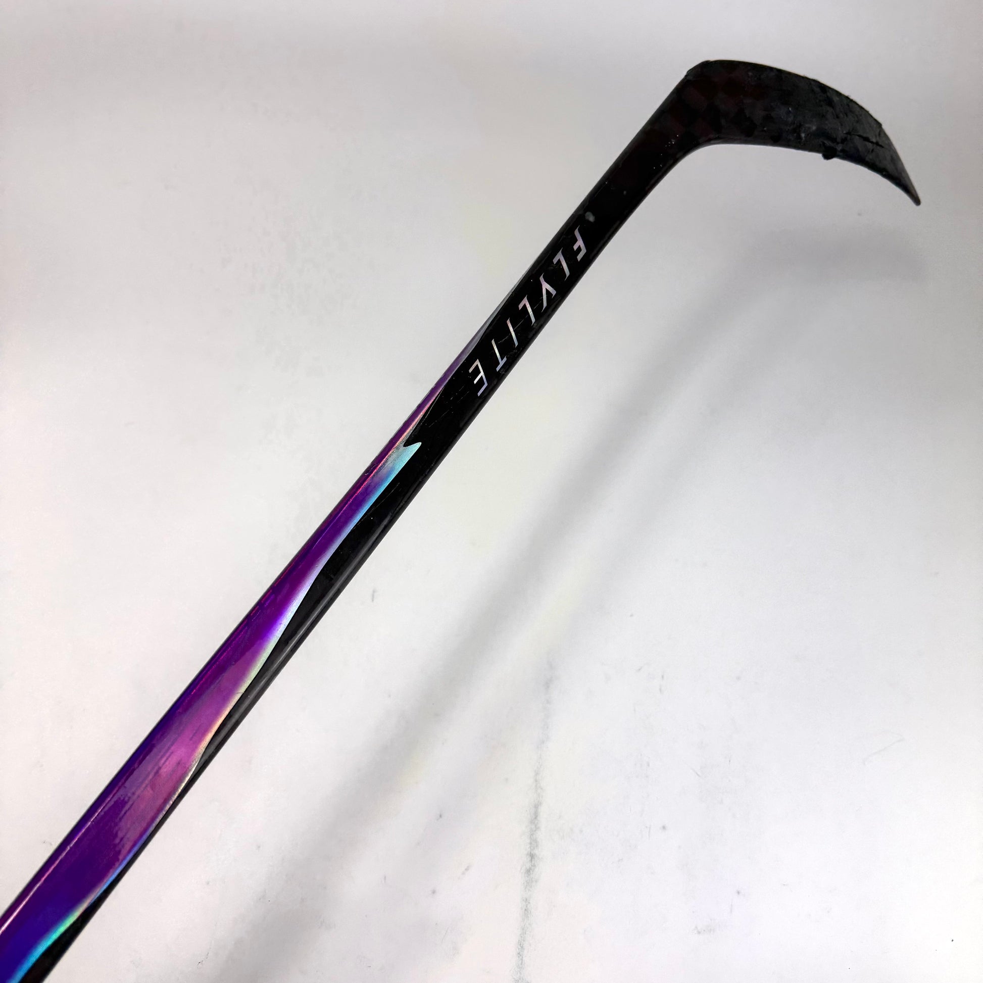 Used Left Purple Vapor Flylite | 82 Flex P28M Curve Grip | J460 - Top Flight Hockey