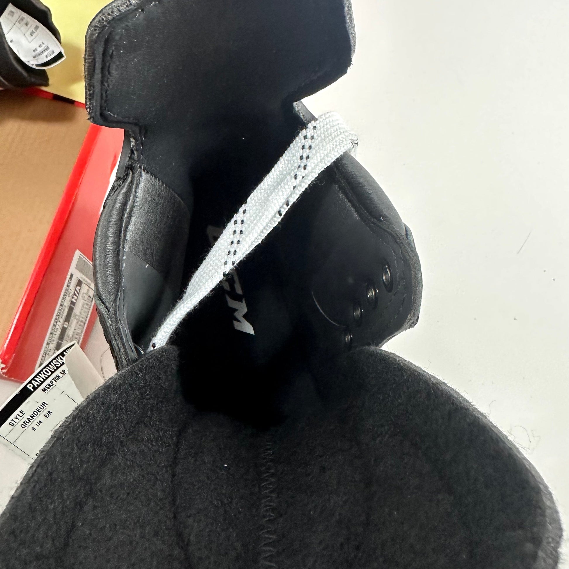 New CCM Ribcore 70K Skates | Size 6 1/4 E - #G251 - Top Flight Hockey