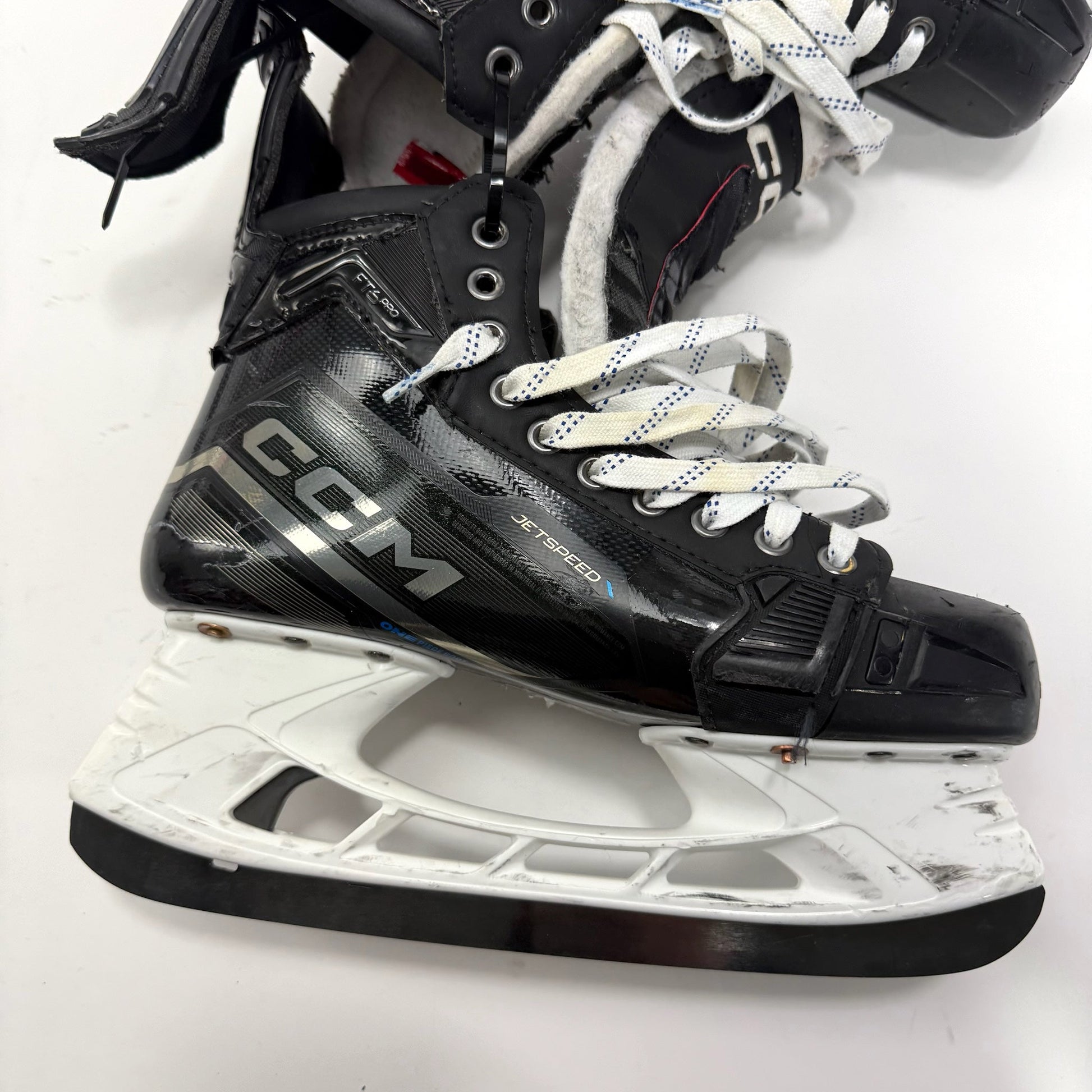 Used Black CCM Jetspeed FT6 Pro Skates | 9 3/4 D | Chicago Blackhawks Jason Dickinson | BH294 - Top Flight Hockey