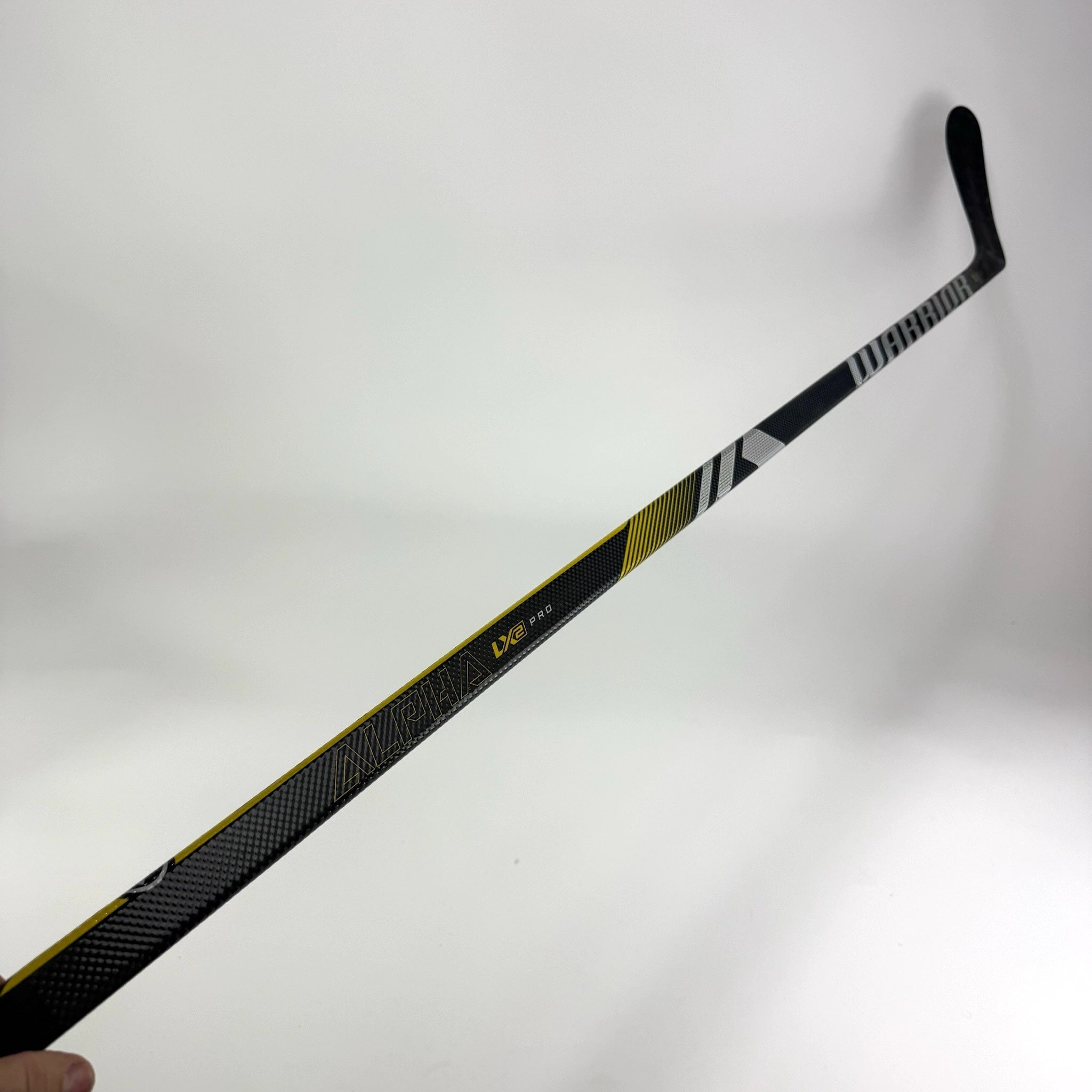 Used Left Yellow Warrior Alpha LX2 Pro | 85 Flex P28 Curve Grip | F362 - Top Flight Hockey