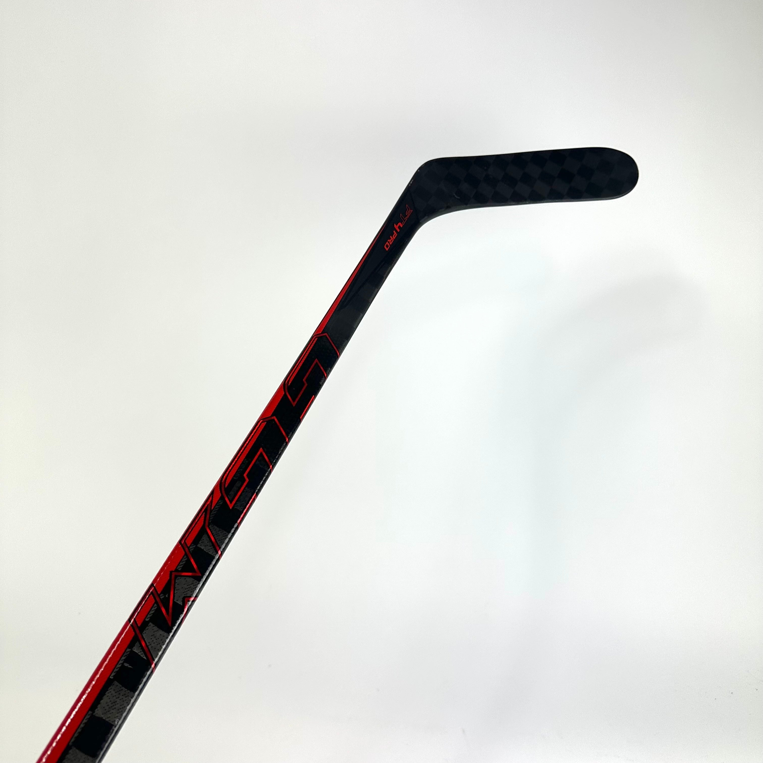 New Right CCM Jetspeed FT4 Pro | 80 Flex P28M Curve Grip | Seider | TBL262