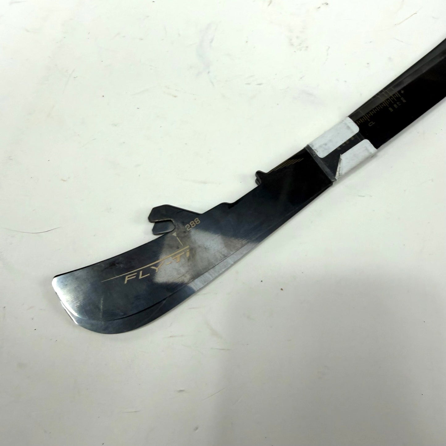 Used Bauer Fly-ti Steel Chicago Blackhawks #55 | 288mm | BH347