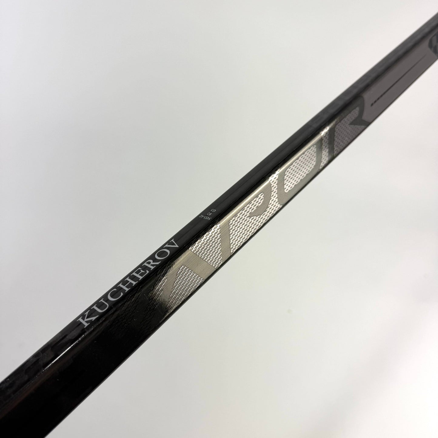 Kucherov Used Black Bauer Vapor Hyperlite | 82 Flex Fisher Pro Curve Grip | K246