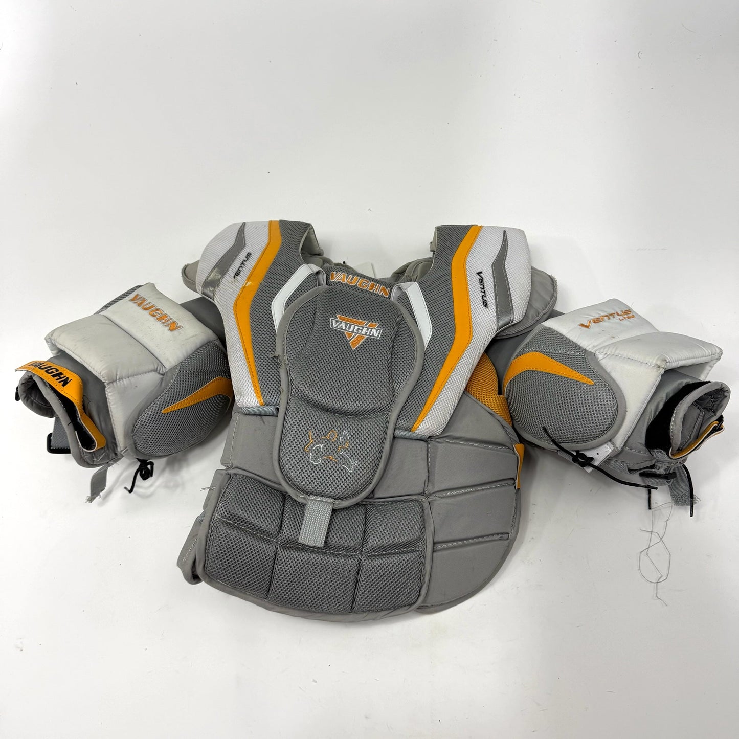 Used Vaughn Ventus LT66 Goalie Chest Protector | Jr Medium | AB480