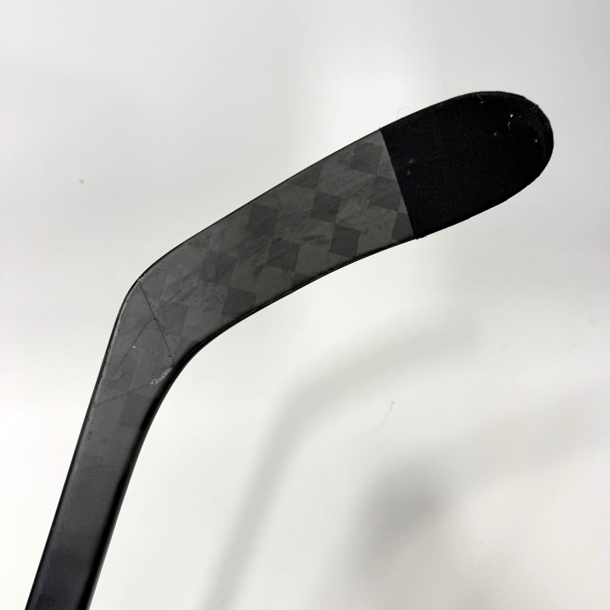 Used Right CCM Tacks XF Ghost | 75 Flex P28 Curve Grip | AB184 - Top Flight Hockey