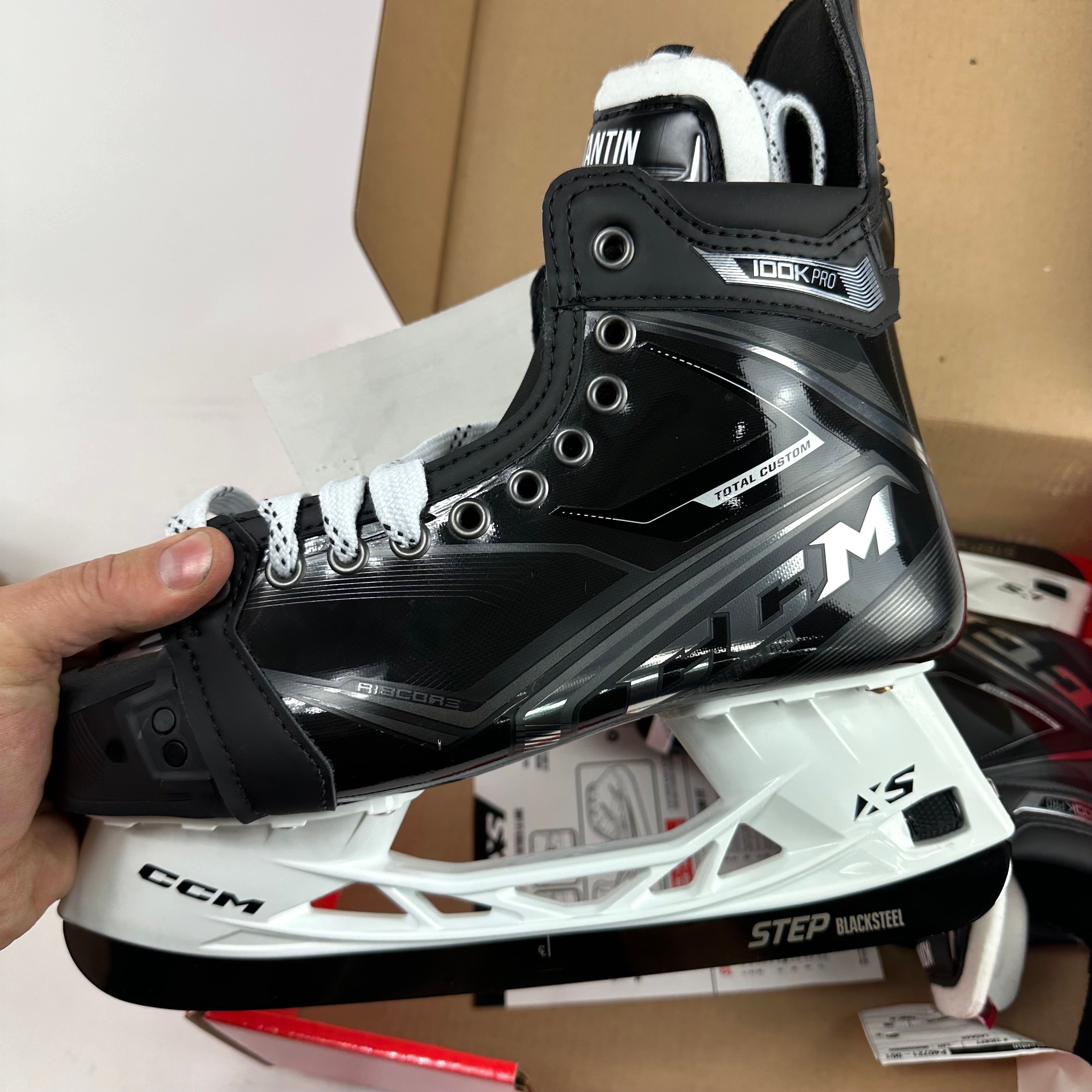 New CCM Ribcor 100K Pro Skates | Size 9 D | M281 - Top Flight Hockey