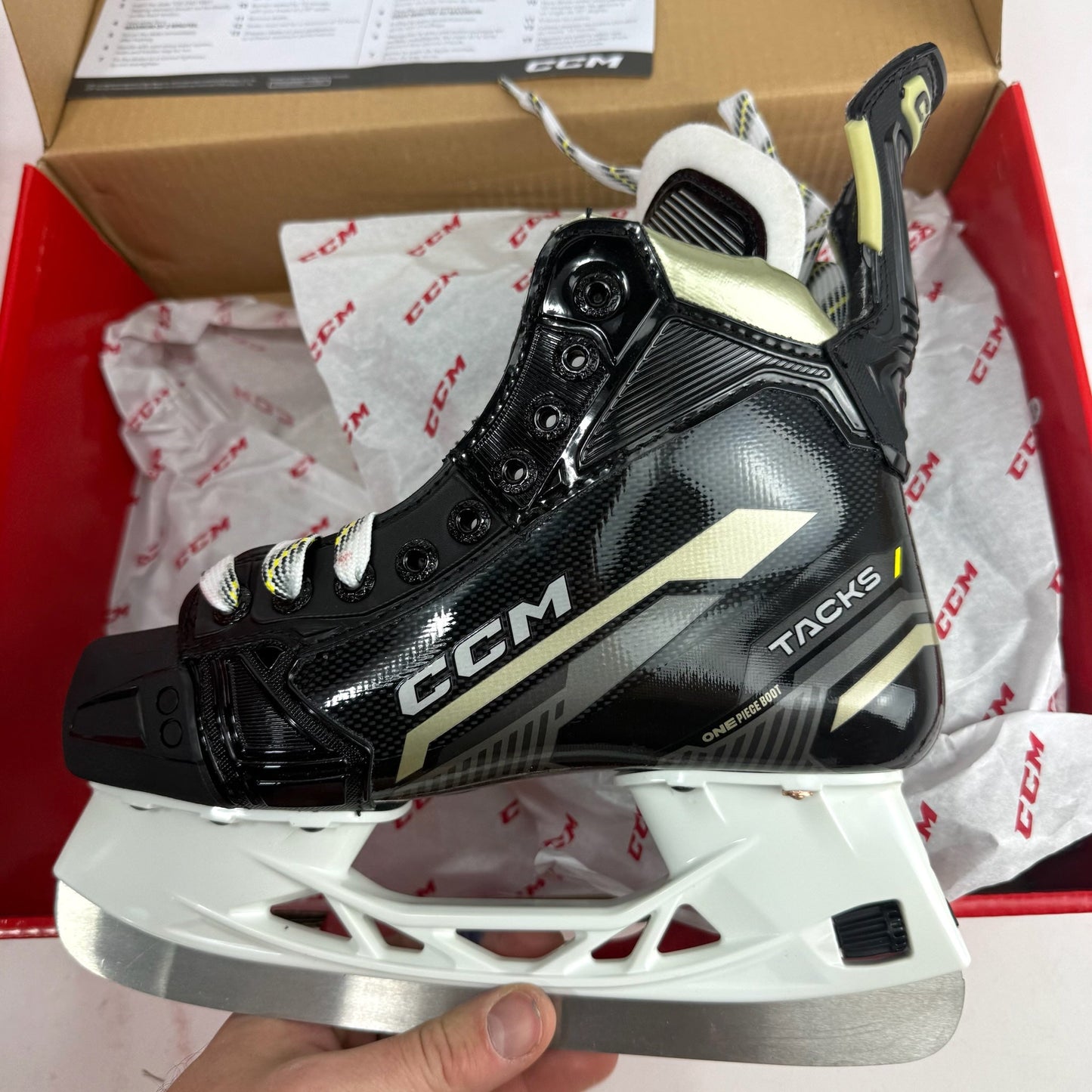 New CCM Tacks AS590 Skates | Intermediate 4.5 Regular | F497