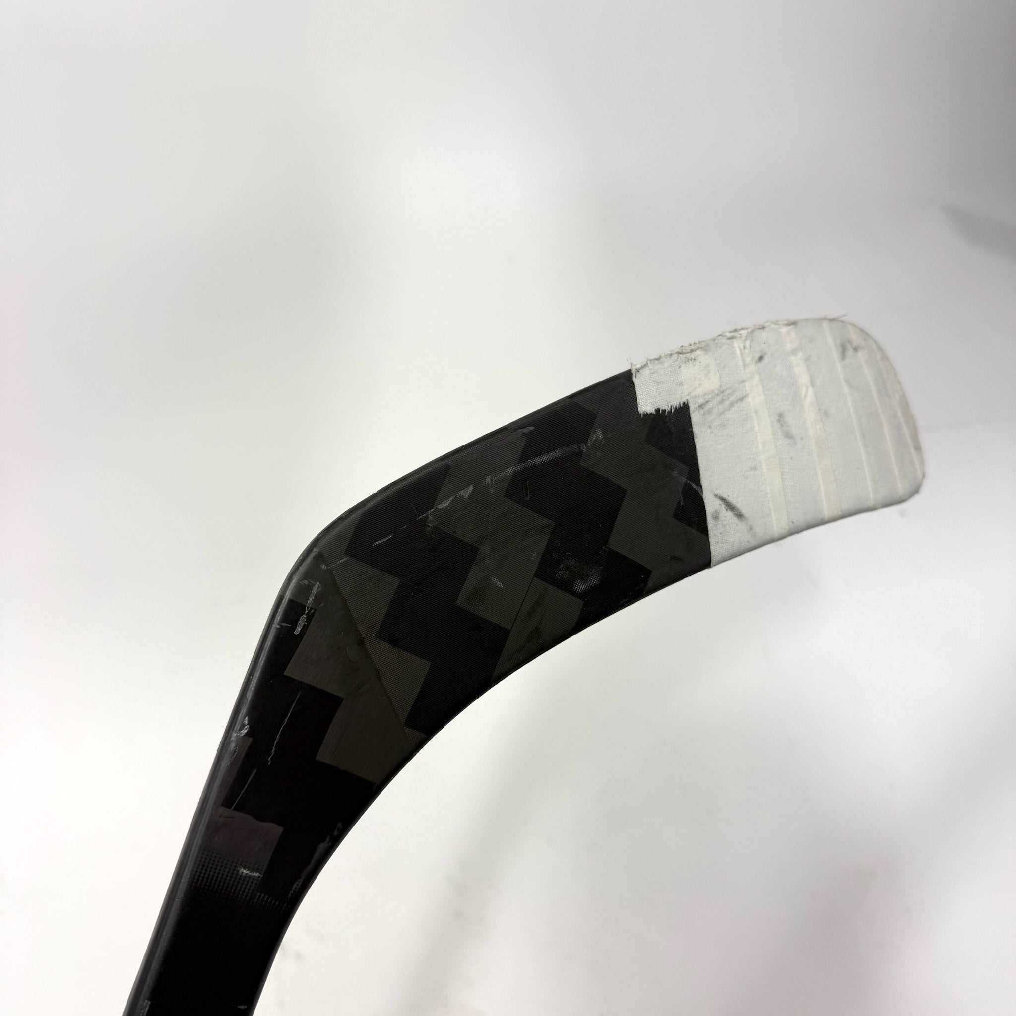 Used Left CCM Ribcor Trigger 10 Pro | 75 Flex P86 Curve Grip | J242