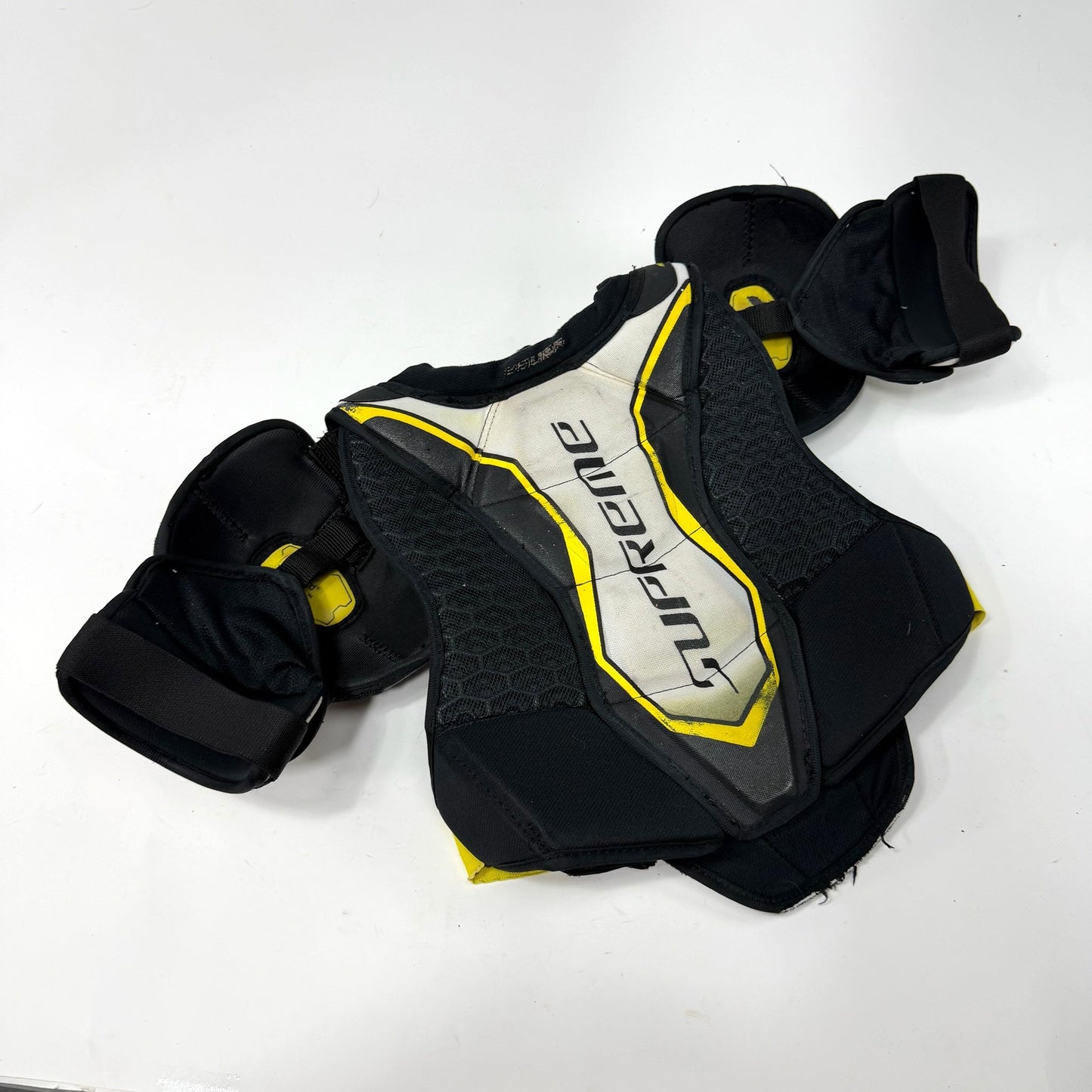 Used Bauer Supreme 2S Pro Shoulder Pads | Senior Small | AB539