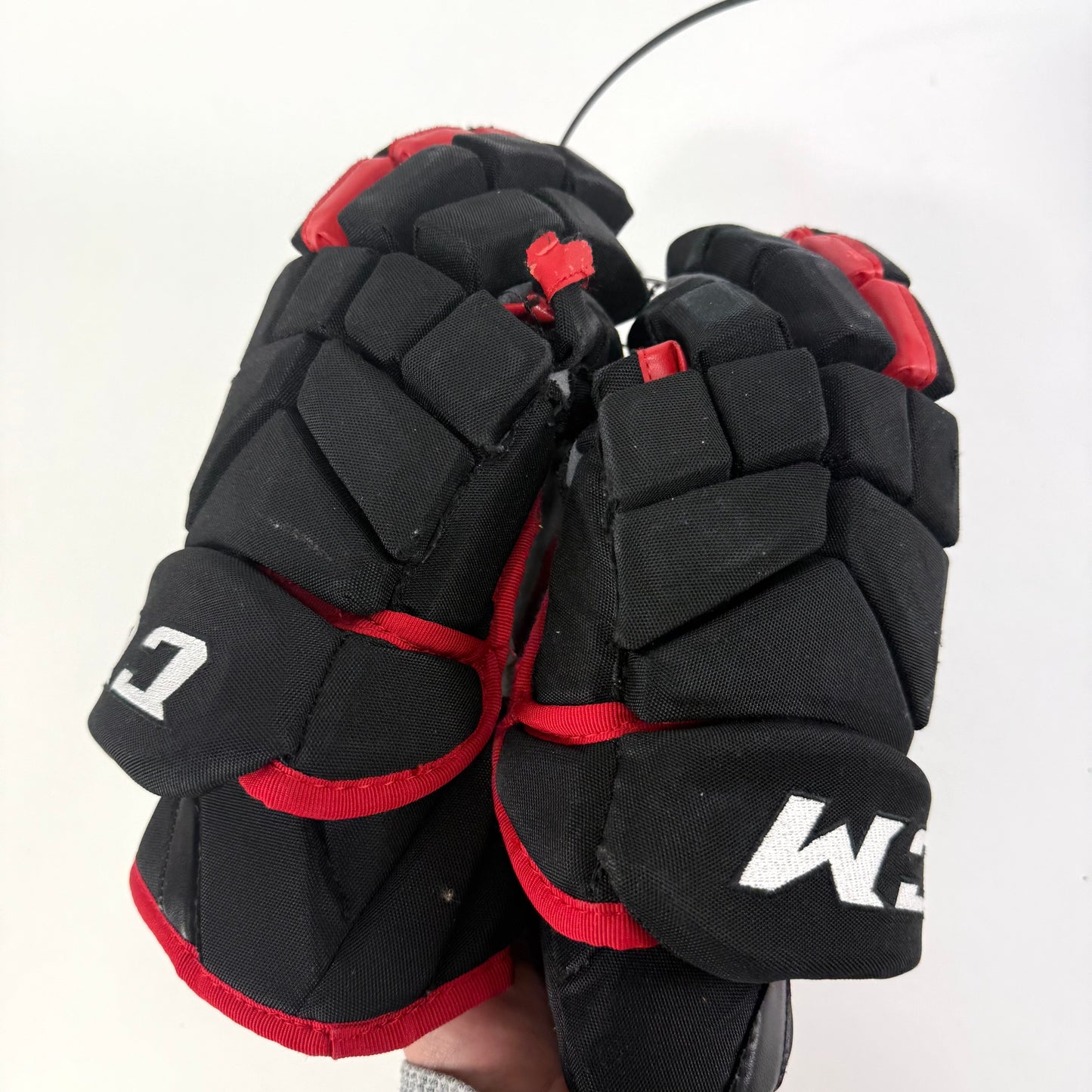 Used Blackhawks CCM HG12 Gloves 14" | L345