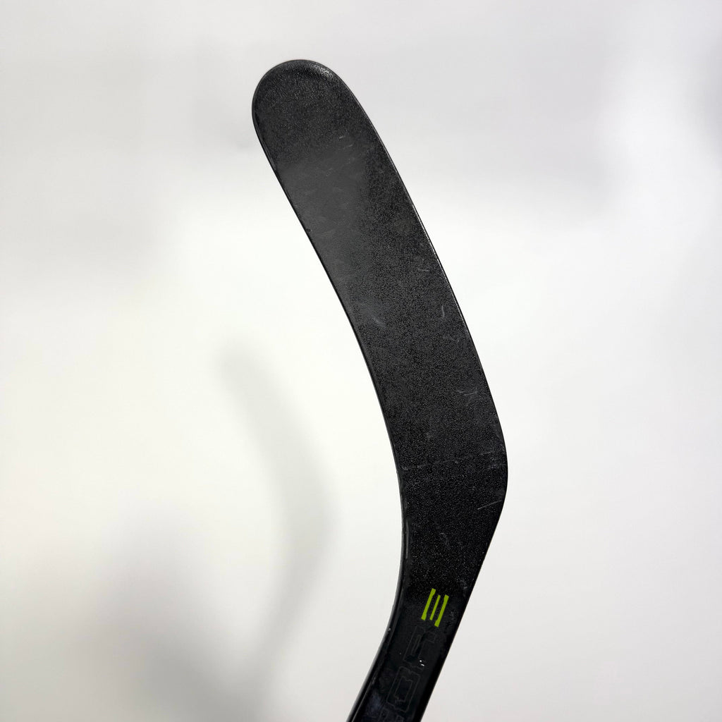 Used Left CCM Ribcor Trigger 3D PMT | 75 Flex Jurko Pro Curve Grip | BH439 - Top Flight Hockey