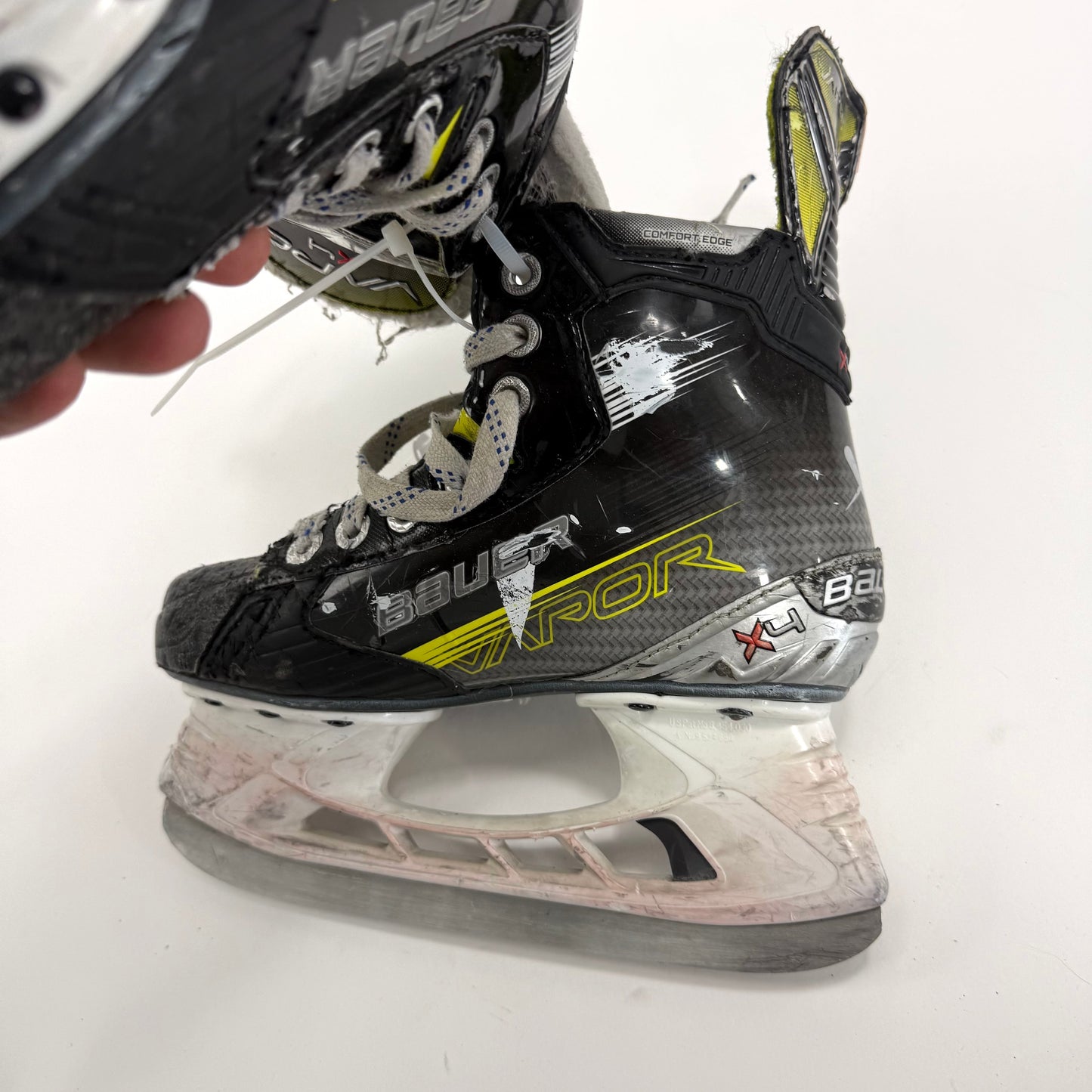 Used Bauer Vapor X4 Skates | 1.5D | A69