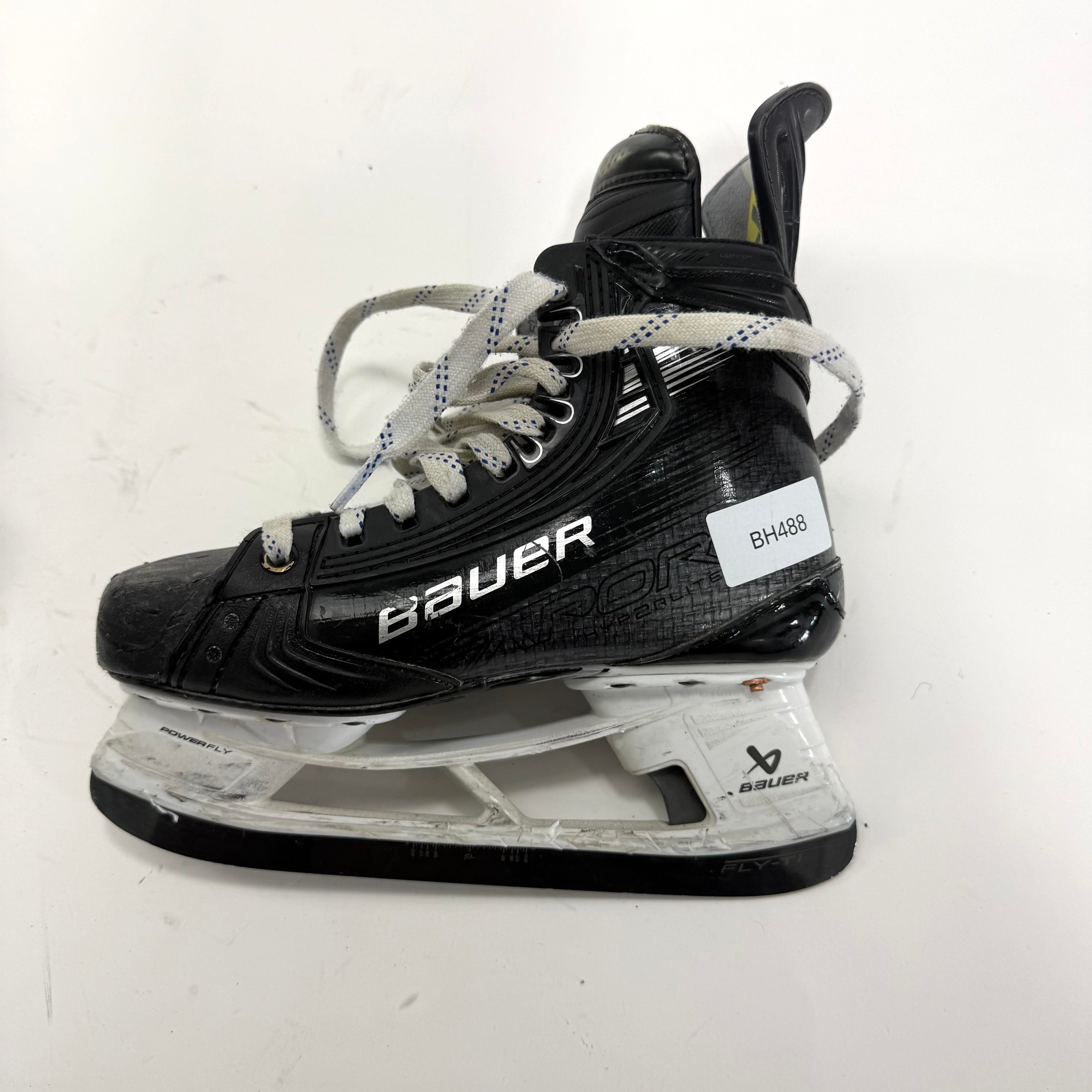 Used Black Bauer Vapor Hyperlite 2 Skates | Size 5 D | BH488 - Top Flight Hockey