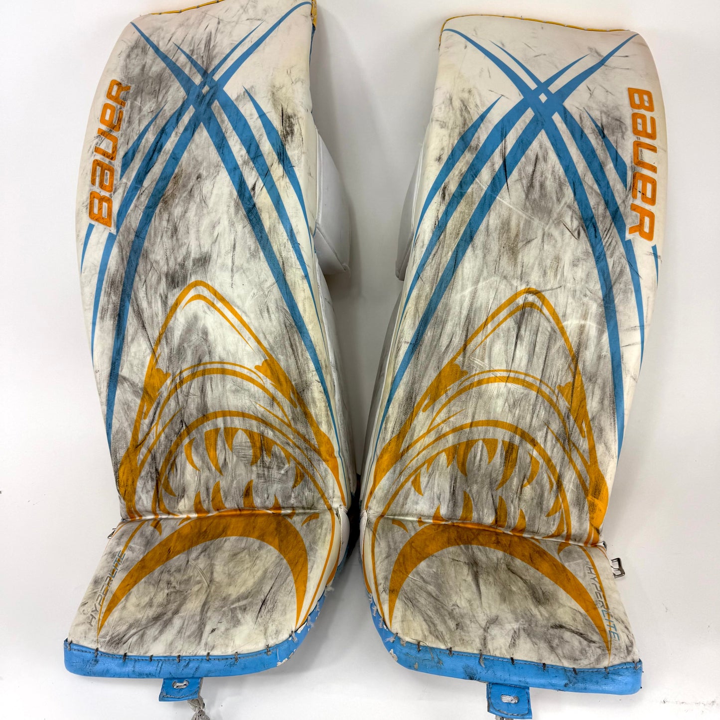 Used White/yellow/blue Bauer Vapor Hyperlite Full Right Goalie Set | 37+ (XXL)