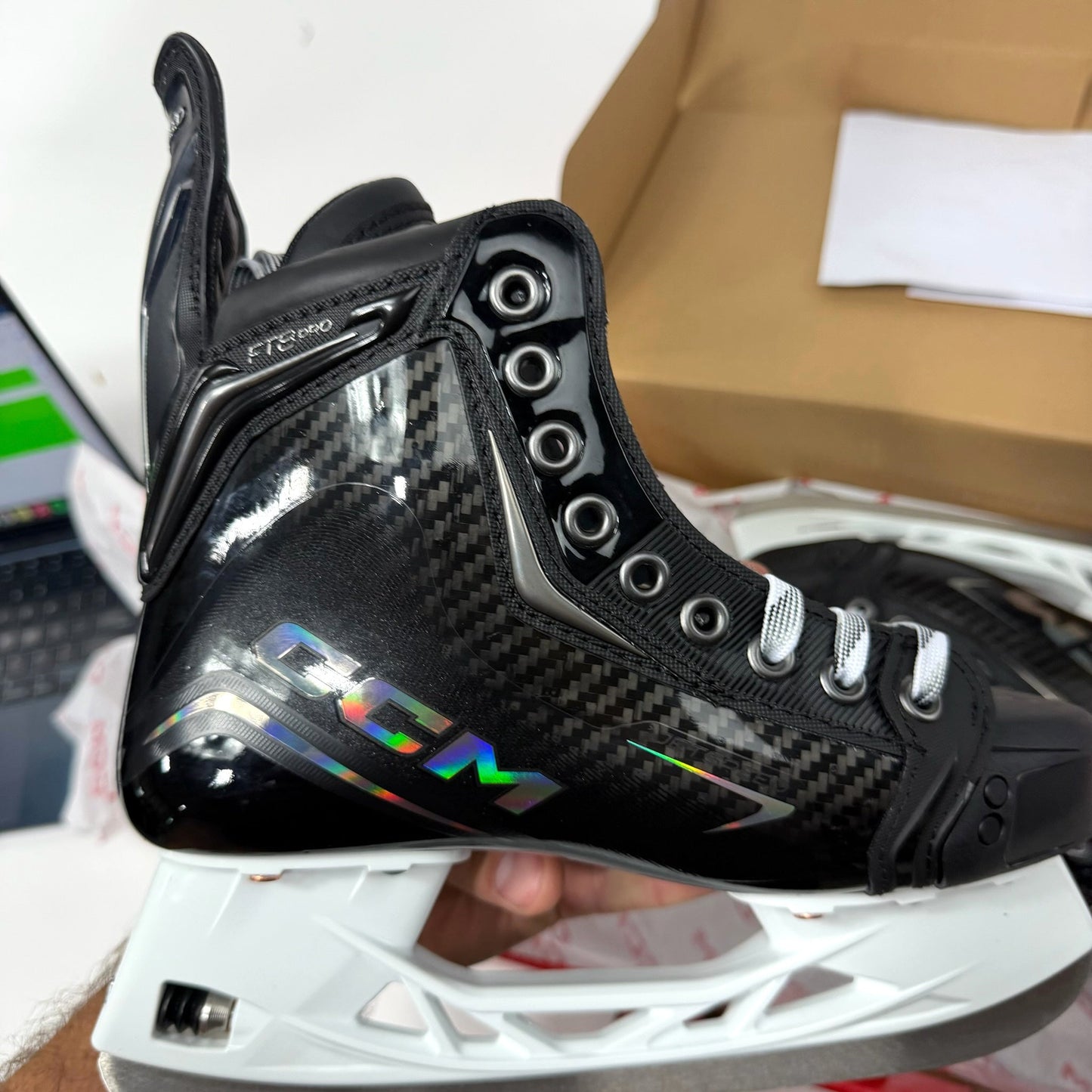 Brand New Total Custom CCM Jetspeed FT8 Pro Skates - Size 4 - Regular