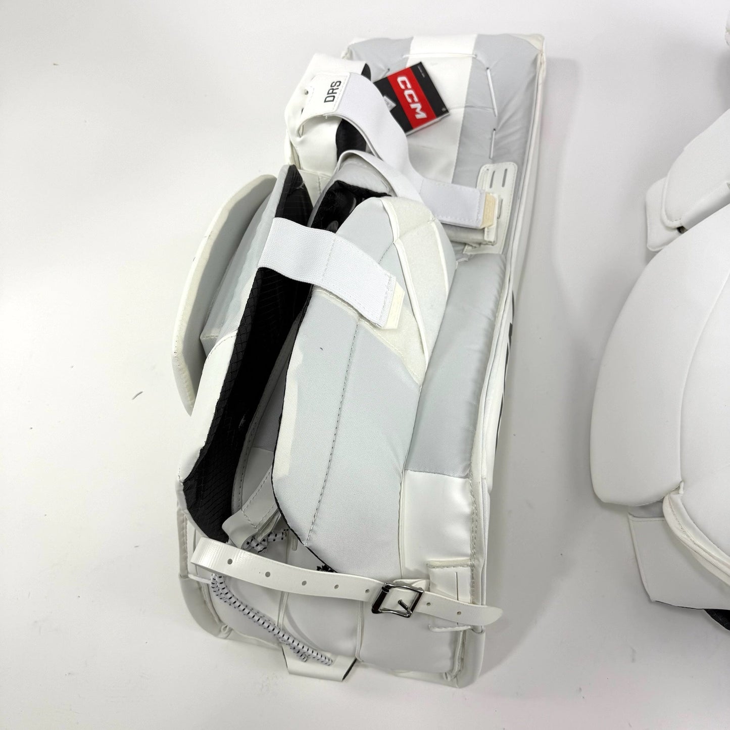 New CCM White E Flex 6.5 Goalie Pads | 30+1" | #191520631031