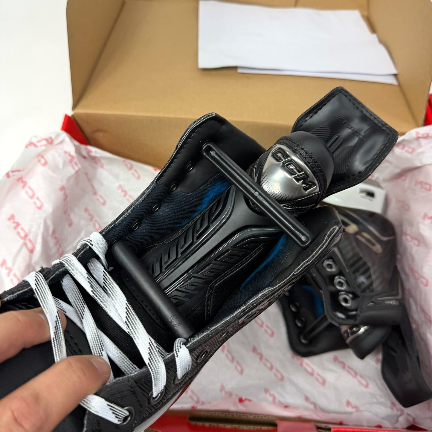 Brand New Total Custom CCM Jetspeed FT8 Pro Skates - Size 4 - Regular