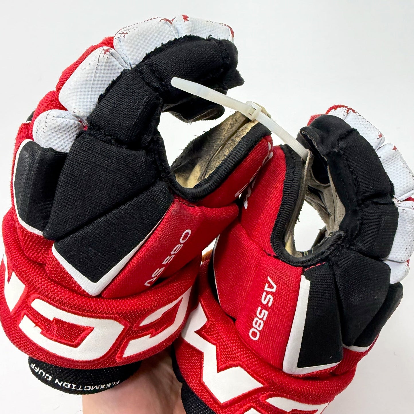 Used Black/Red CCM Tacks AS580 Gloves | 10" | J127