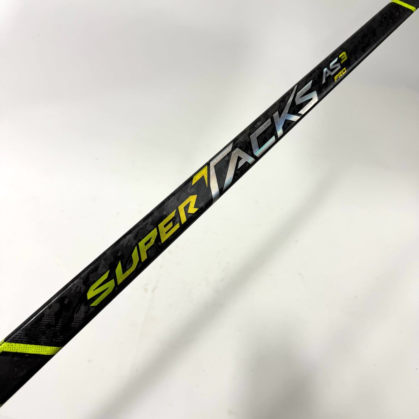 Broken Right CCM Super Tacks AS3 Pro | 90 Flex P92 Curve Grip | Blackhawks Collin Blackwell | CH7