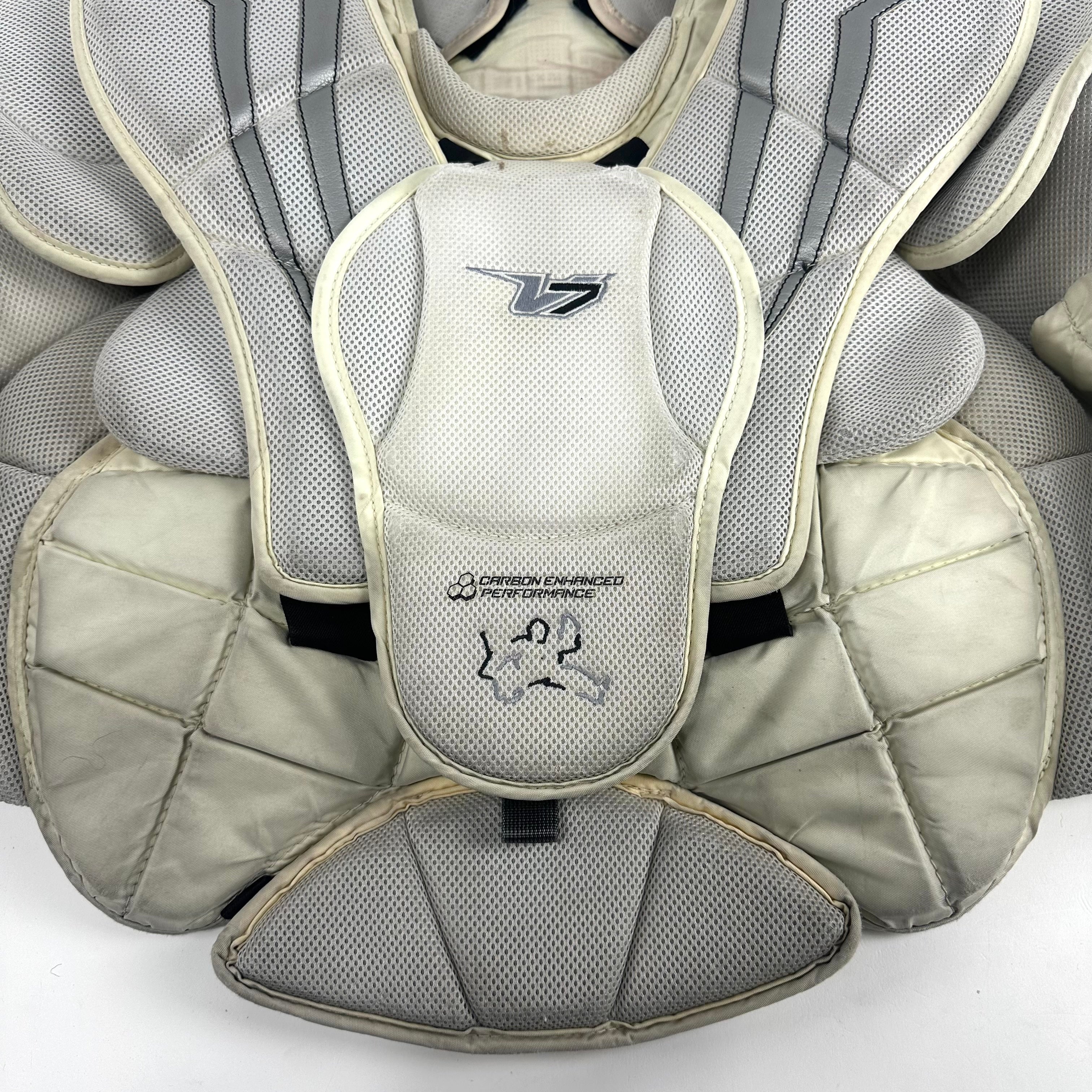 Used Vaughn V7 Pro XF Carbon Goalie Chest protector | Senior Medium