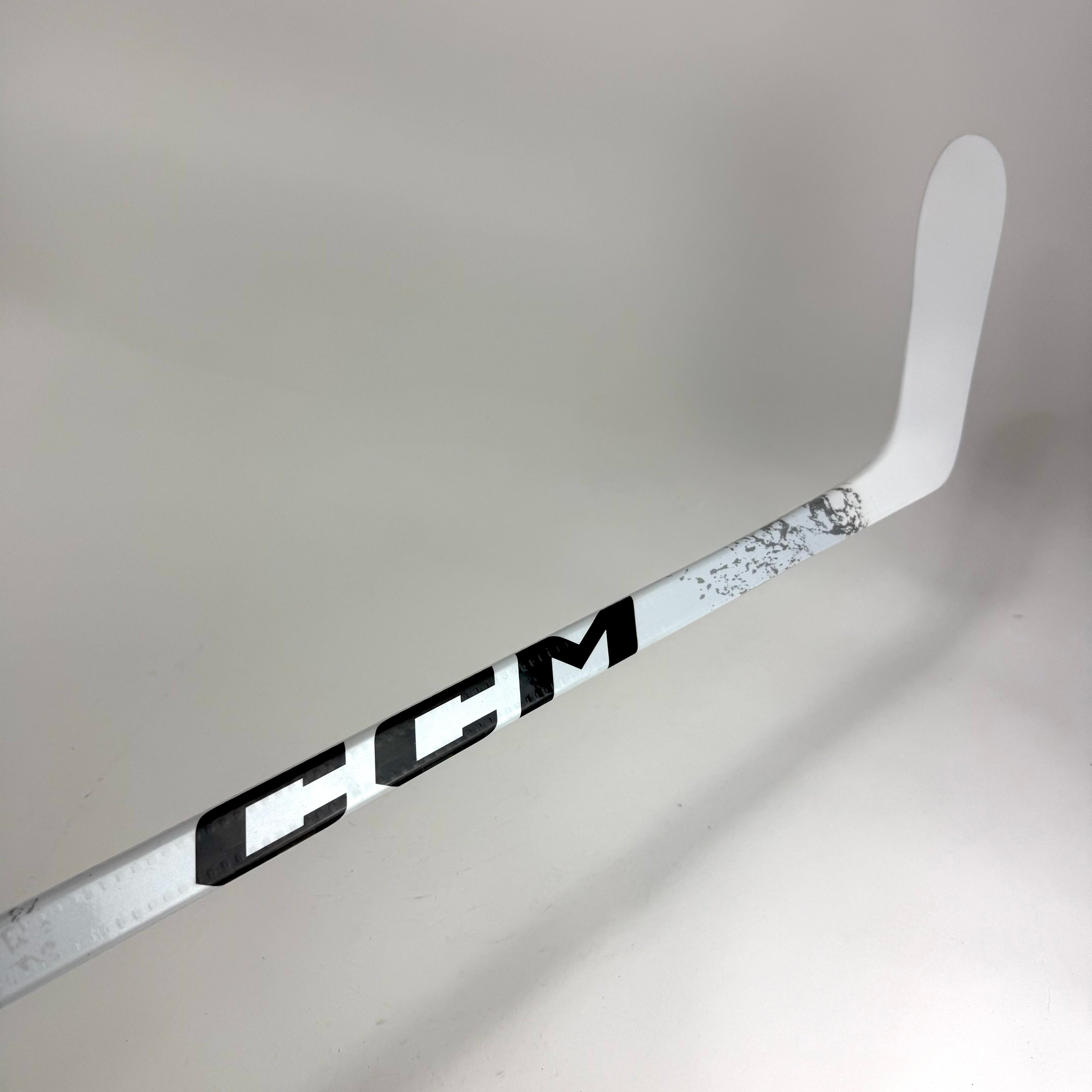 New Left White CCM Ribcor Trigger 9 Pro | 85 Flex P28 Curve Grip | E786 - Top Flight Hockey
