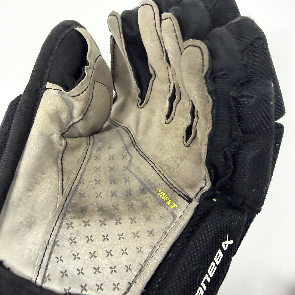 Used Black Bauer Supreme Mach Gloves | 14" | AB779
