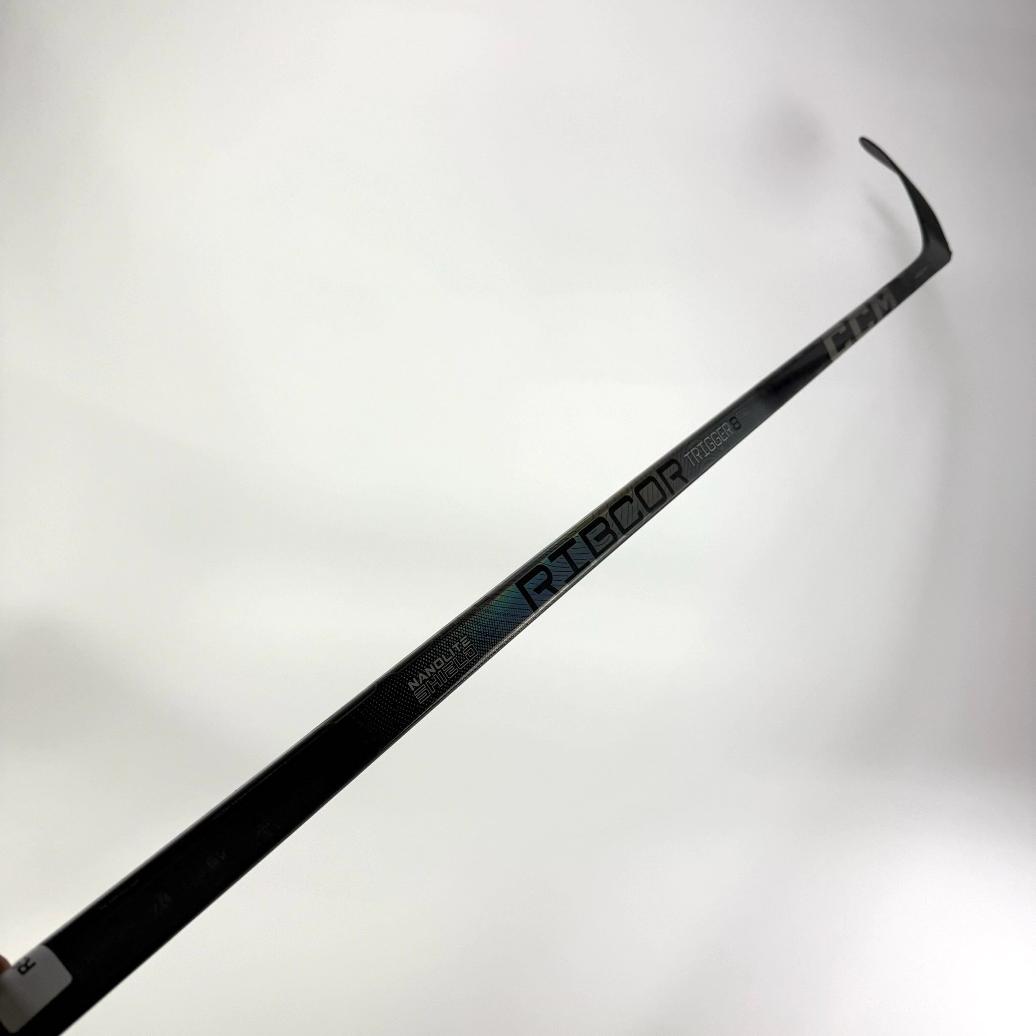 Used Right CCM Ribcor Trigger 8 Pro | 85 Flex P28M Curve Grip | R529 - Top Flight Hockey