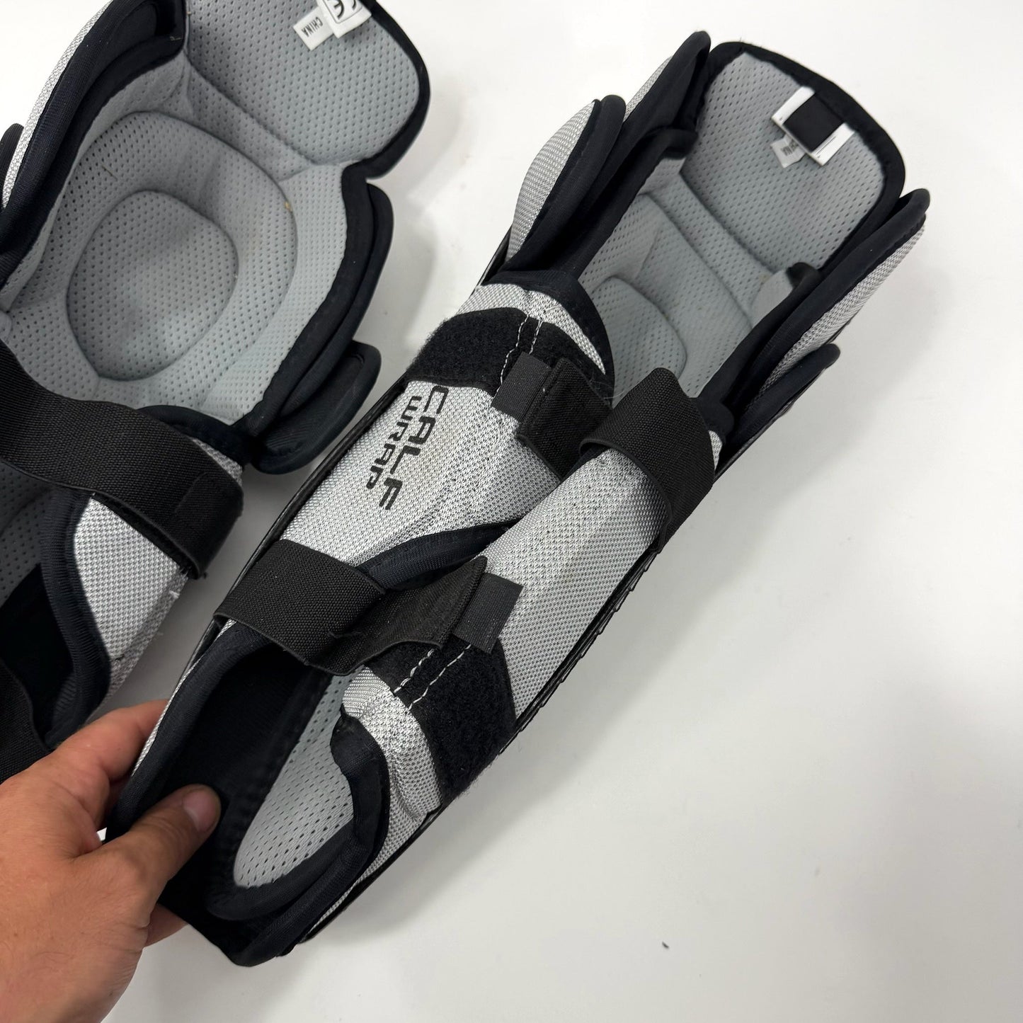 Used Easton Ultra Lite Shin Guards | 14" | AB962