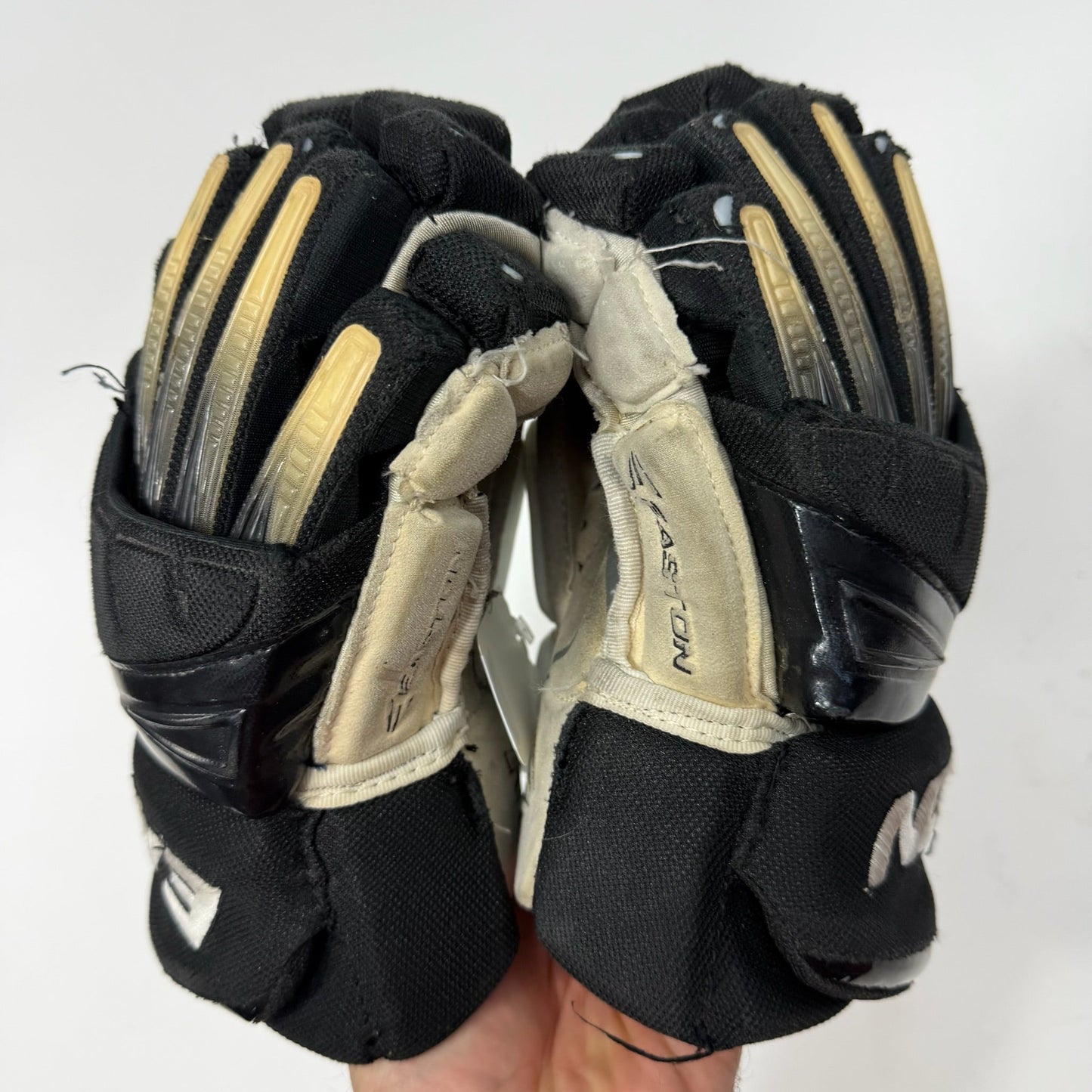 Used Black Easton Mako Gloves | 12" | AB498