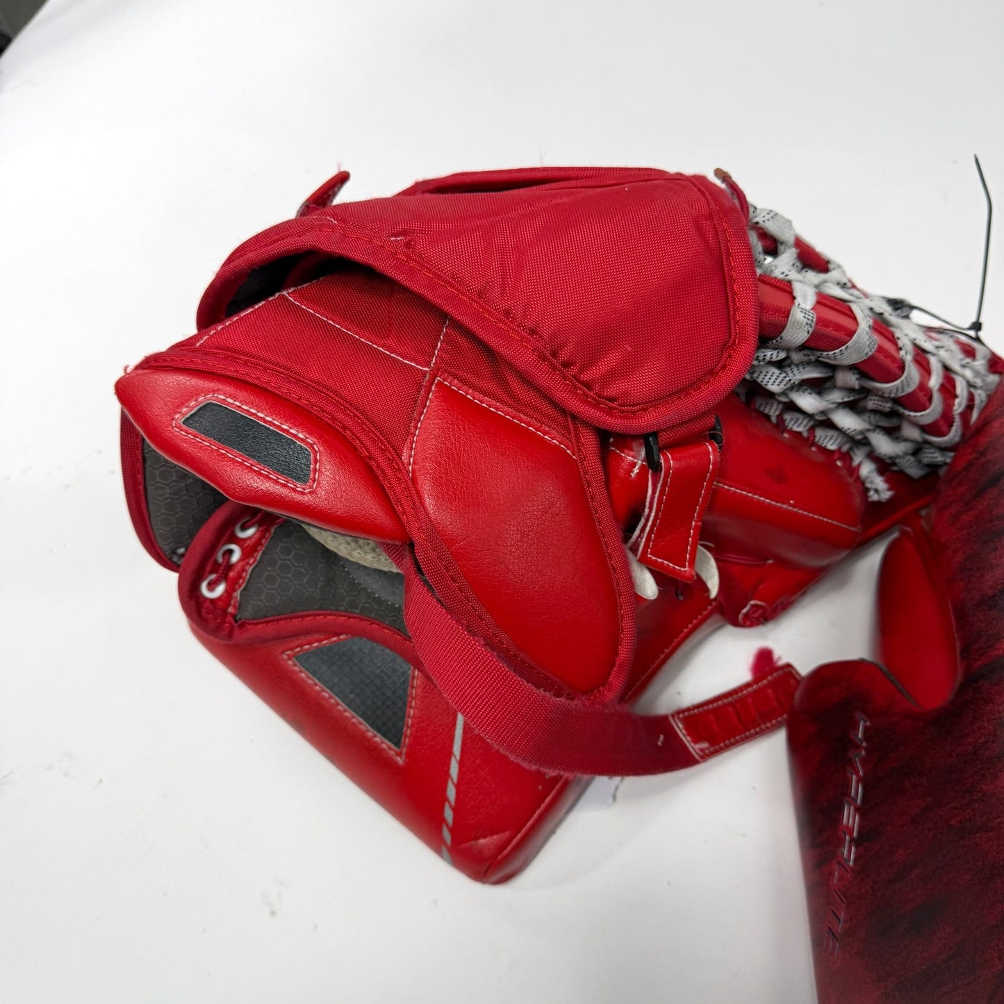 Used Regular Red Bauer Vapor Hyperlite Goalie Glove and Blocker | AB526